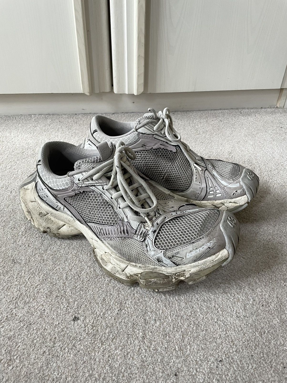 ★関税込み★ BALENCIAGA WHITE GREY STAPLER SNEAKERS Balenciaga's New $1,150 Sneaker Is Covered in Staples