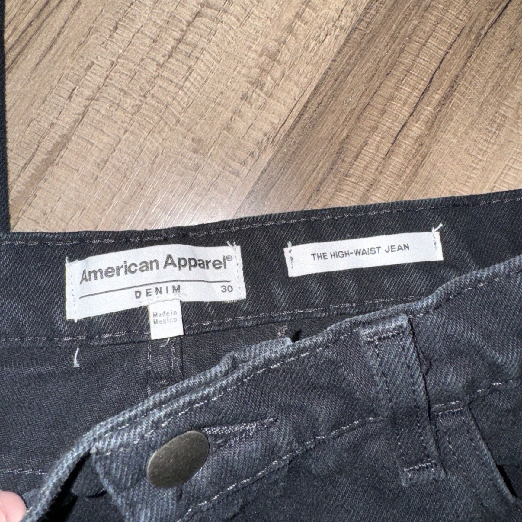 American Apparel VINTAGE American Apparel Jeans High Waisted Men 30x35 Black Denim 35 Inseam Size US 30 / EU 46 - 3 Thumbnail