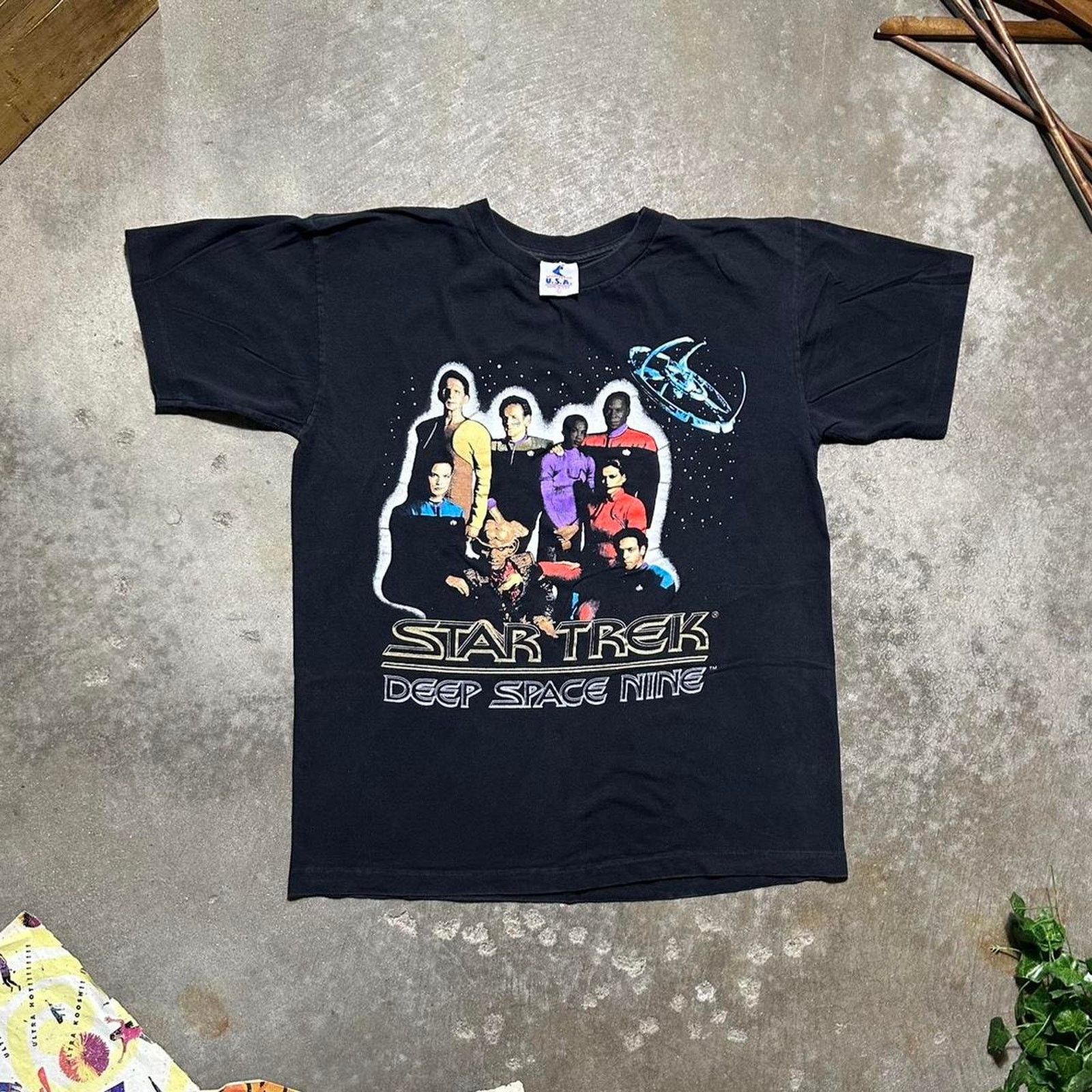 Vintage 90s Single Stitch Star Trek Deep Space Nine T-Shirt