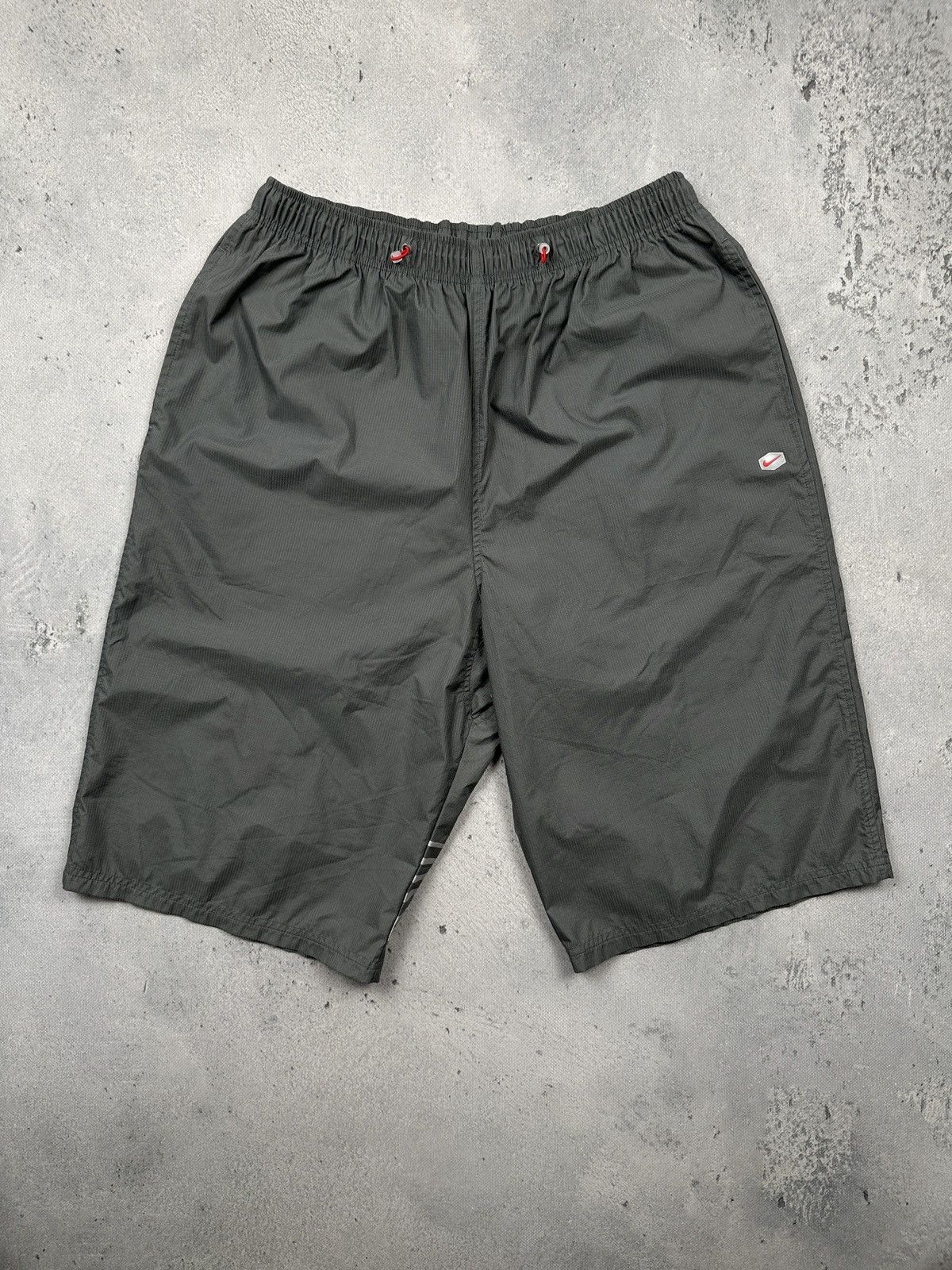 Nike Vintage Nike Ripstop Nylon Shorts TN Gray Red Swoosh 90s Y2K Size US 34 / EU 50 - 1 Thumbnail