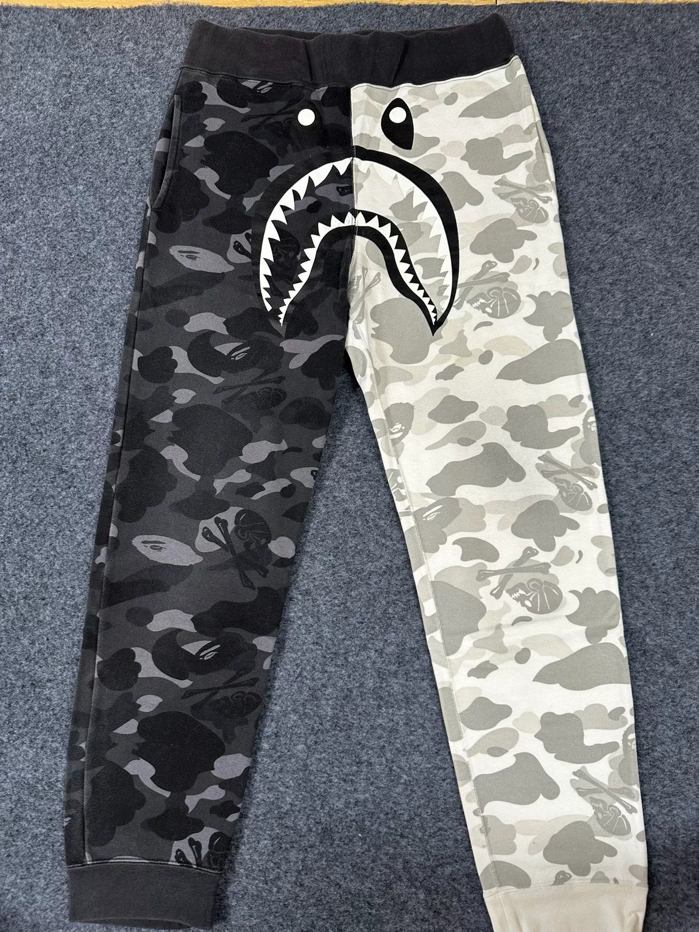 Bape Bape Black Shark Collab Designer Size US 34 / EU 50 - 1 Thumbnail