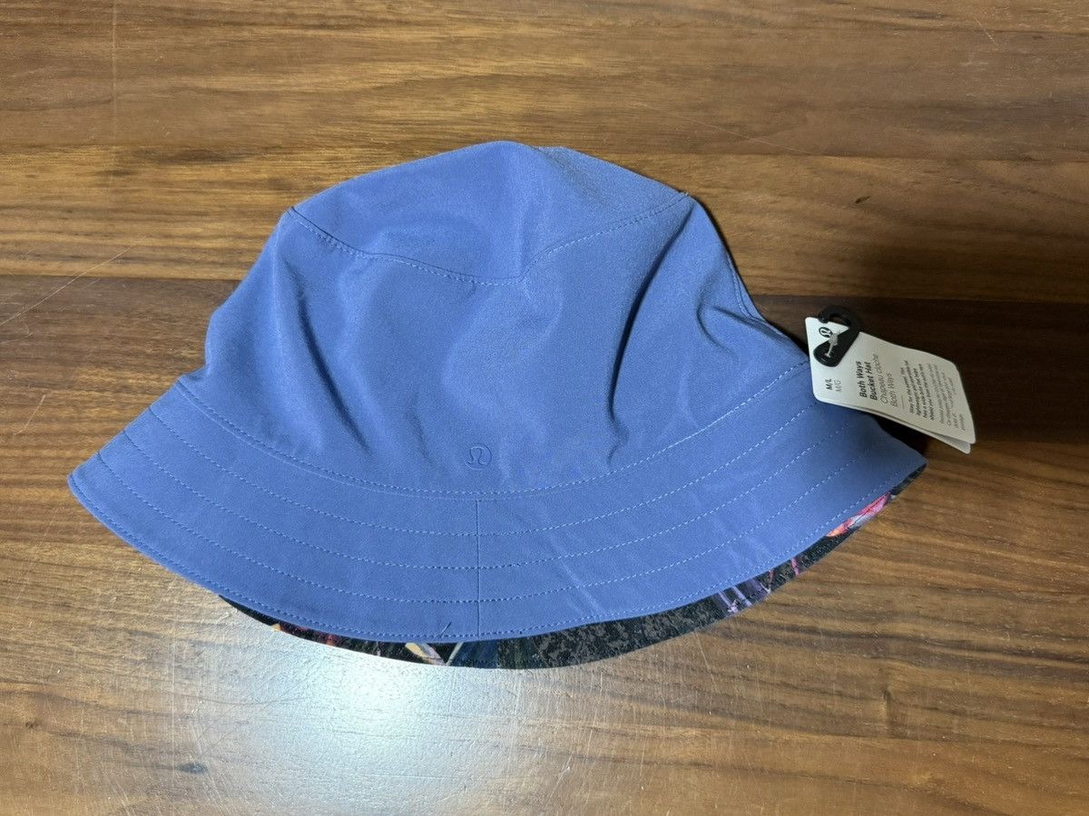 Lululemon Lululemon Reversible Bucket Hat Crusher Size M/L Blue Floral Size ONE SIZE - 2 Thumbnail