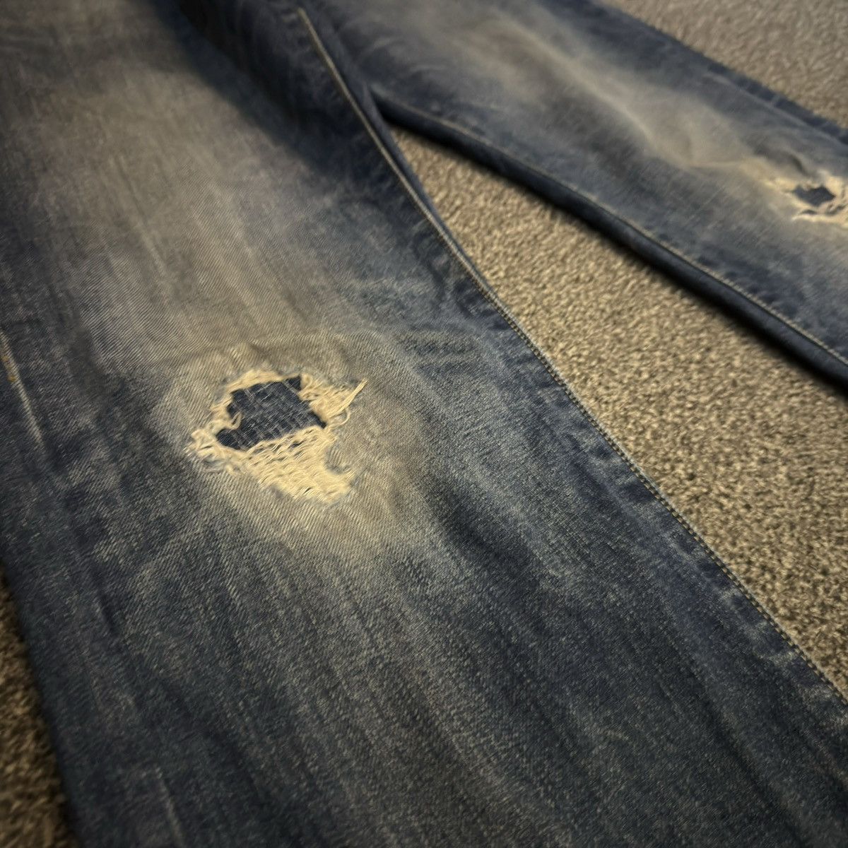 Undercover × Uniqlo Vintage Y2K Uniqlo UJ Distressed Denim Jeans W36 Size US 36 / EU 52 - 6 Thumbnail