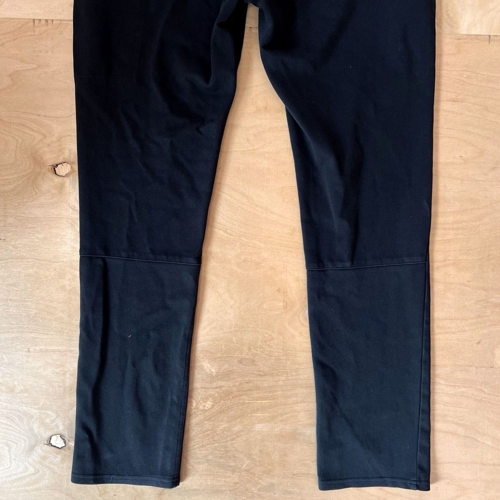 Vuori Vuori Everything Chino Pants 36 Black Lightweight Athleisure Workwear Slim Straight Men Casual Khakis 30.5in Inseam Size US 36 / EU 52 - 7 Thumbnail