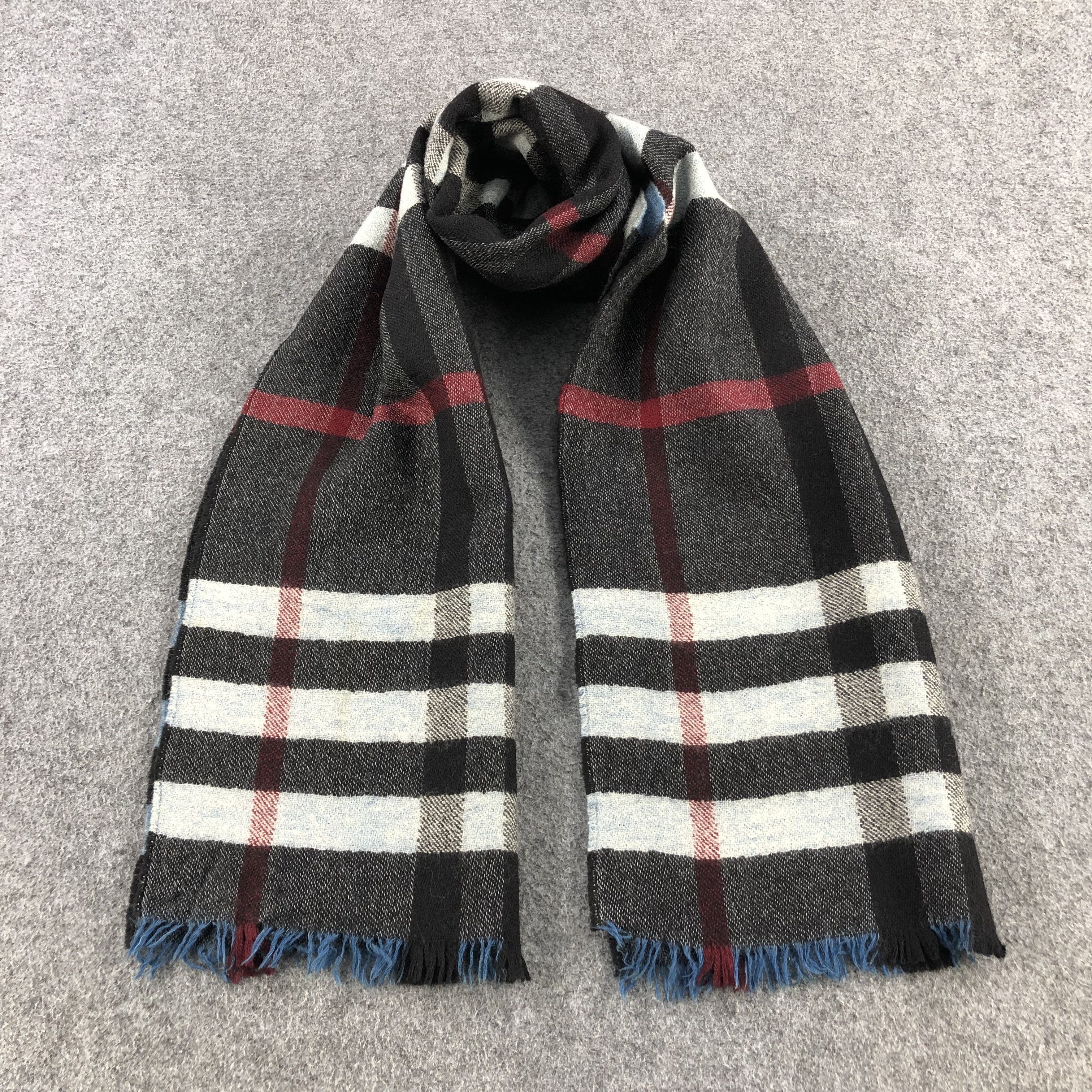 Burberry Burberry Nova Check Wool Scarf Muffler V602 Size ONE SIZE - 1 Thumbnail