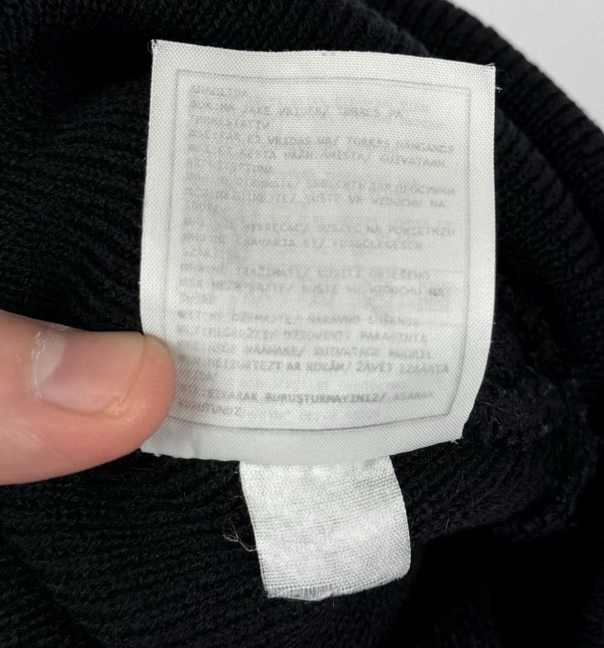 Nike Vintage Nike Swoosh Logo Knit Beanie Hat Size One Black Size ONE SIZE - 6 Thumbnail