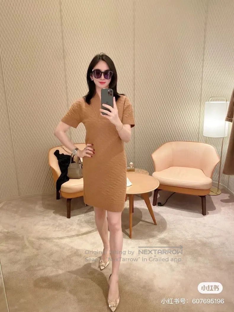 Hermes Hermes Khaki Short Sleeve Dress with Subtle Pattern Size XXS / US 00 / IT 34 - 6 Thumbnail