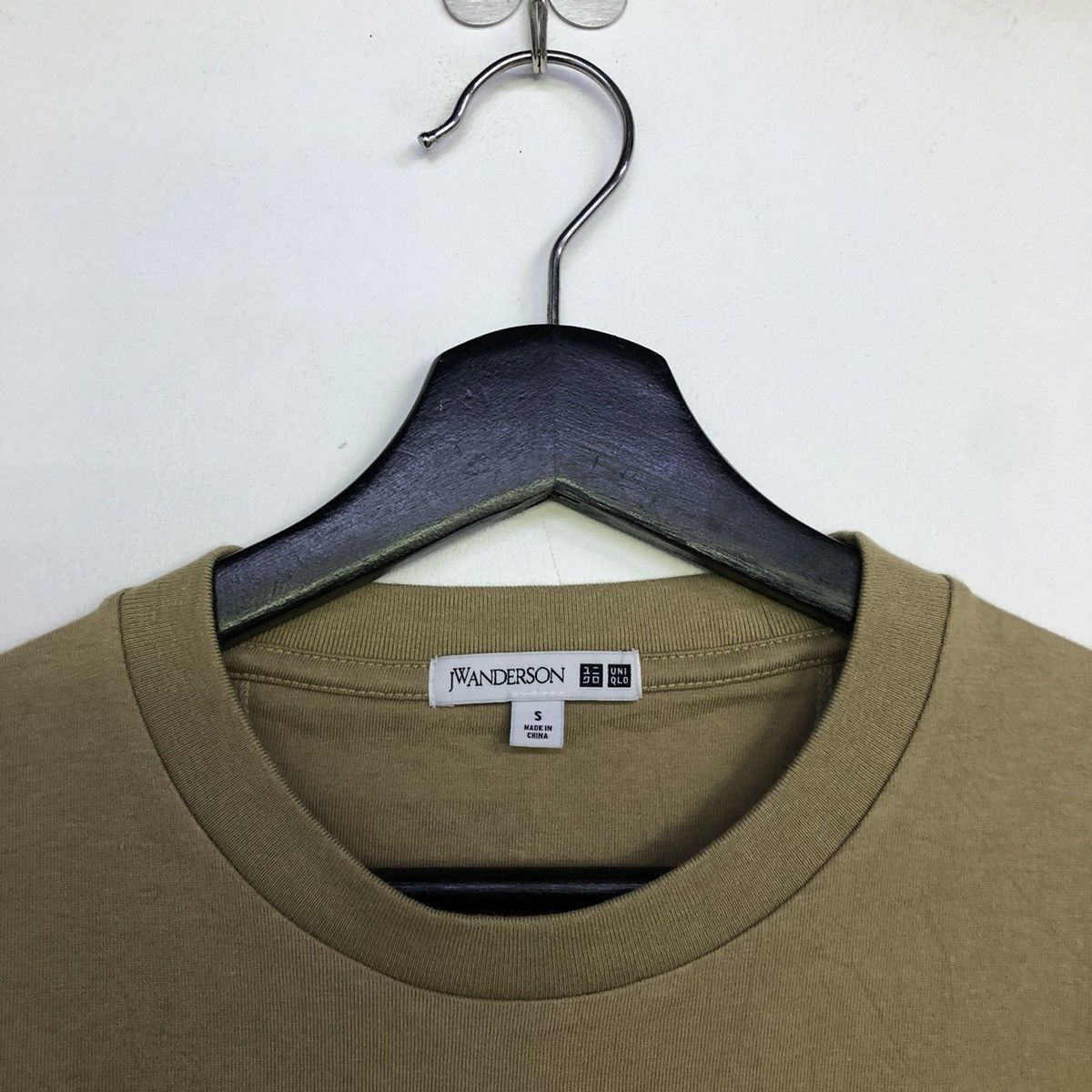 JW Anderson × Uniqlo Jwanderson Designer Collab With Uniqlo Tshirt Size US S / EU 44-46 / 1 - 4 Thumbnail