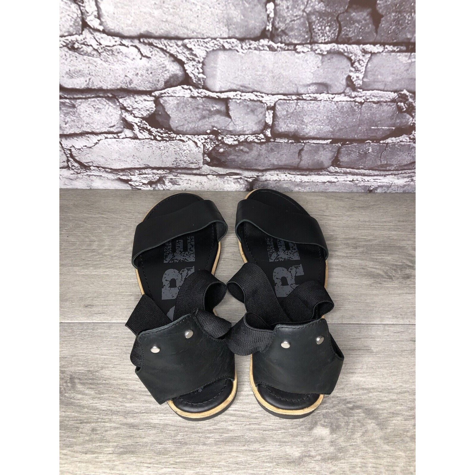 SOREL Sorel Med Ella Black Leather Cross Ankle Strap Flat Sandals Size US 10 / IT 40 - 5 Thumbnail