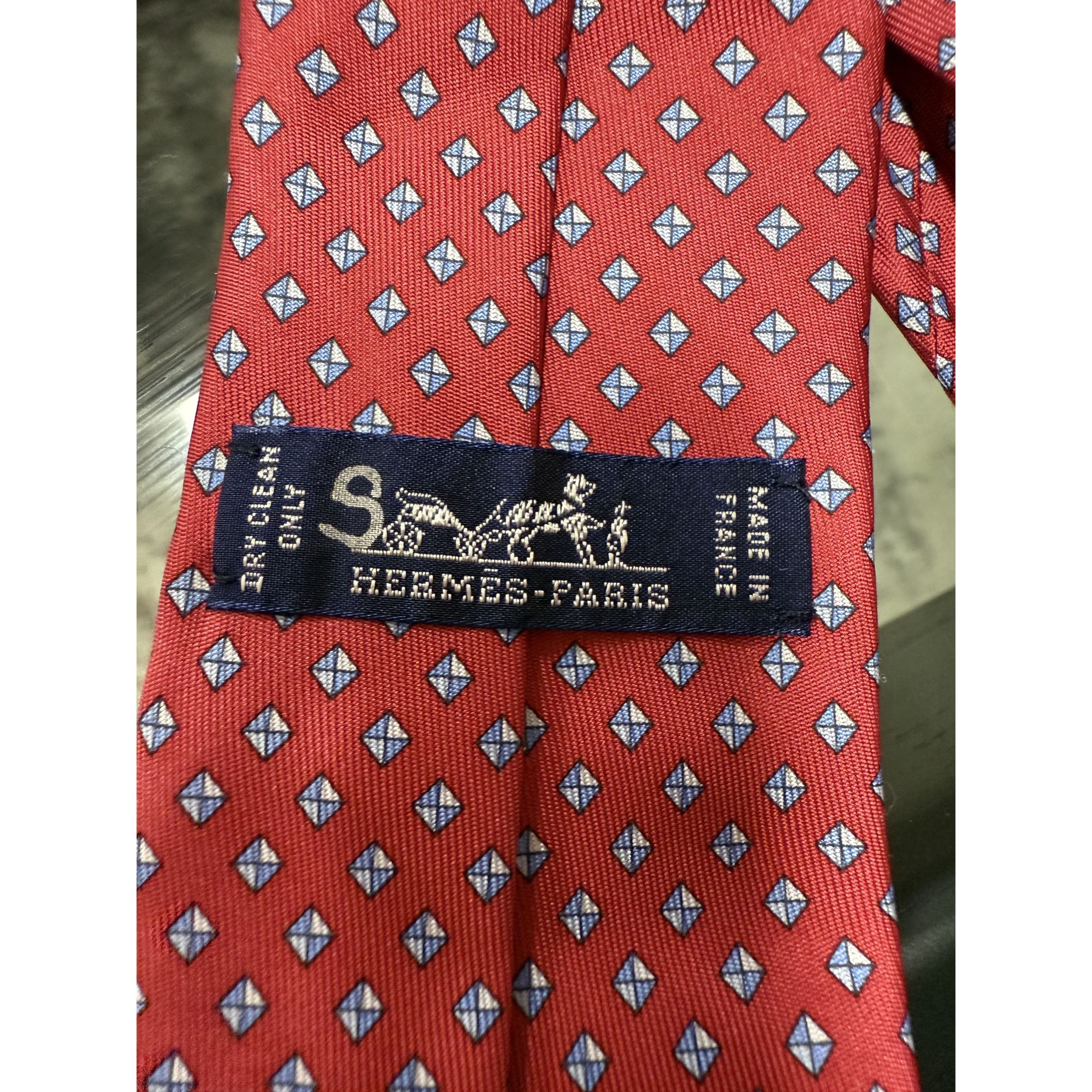 Hermes Hermès Paris Red Silk Tie With Geometric Diamond Pattern Size ONE SIZE - 2 Thumbnail