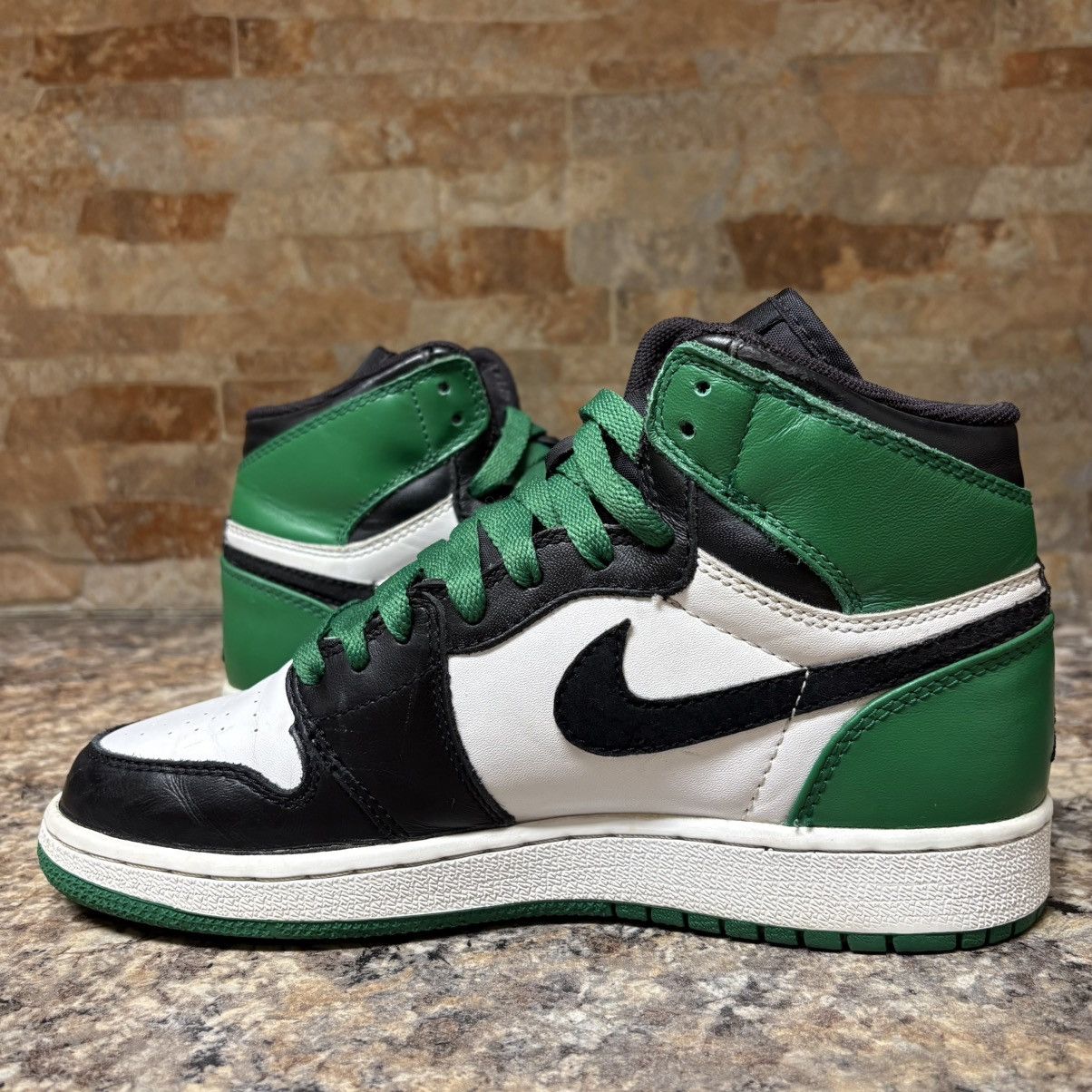 Jordan Brand Air Jordan 1 Retro DMP High GS Bulls x Celtics Pack Size 4.5 Size US 5 / EU 37 - 16 Thumbnail