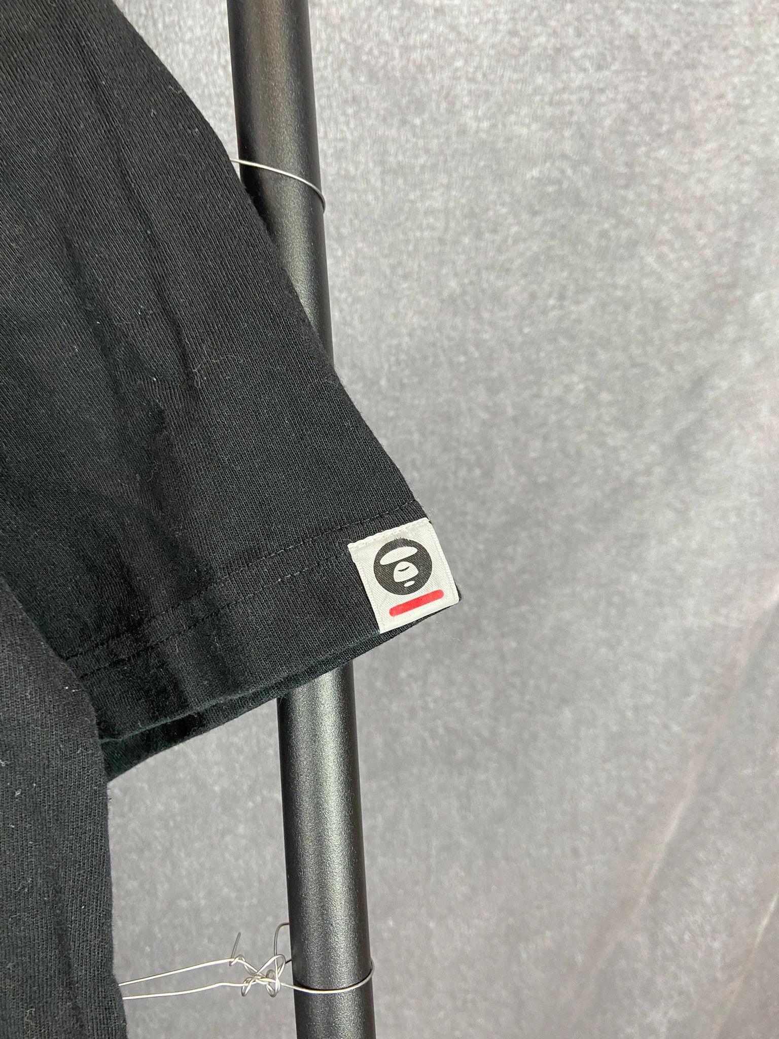 Aape AApe Black Logo Patch Tee – Streetwear Staple L Size US L / EU 52-54 / 3 - 4 Thumbnail