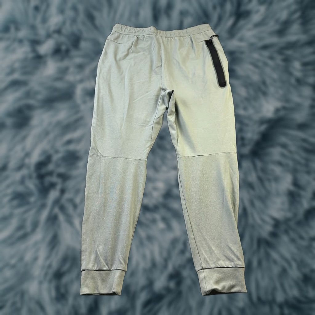 Nike Nike Pants Mens Large Gray Tech Fleece Lightweight Jogger Size US 32 / EU 48 - 1 Thumbnail