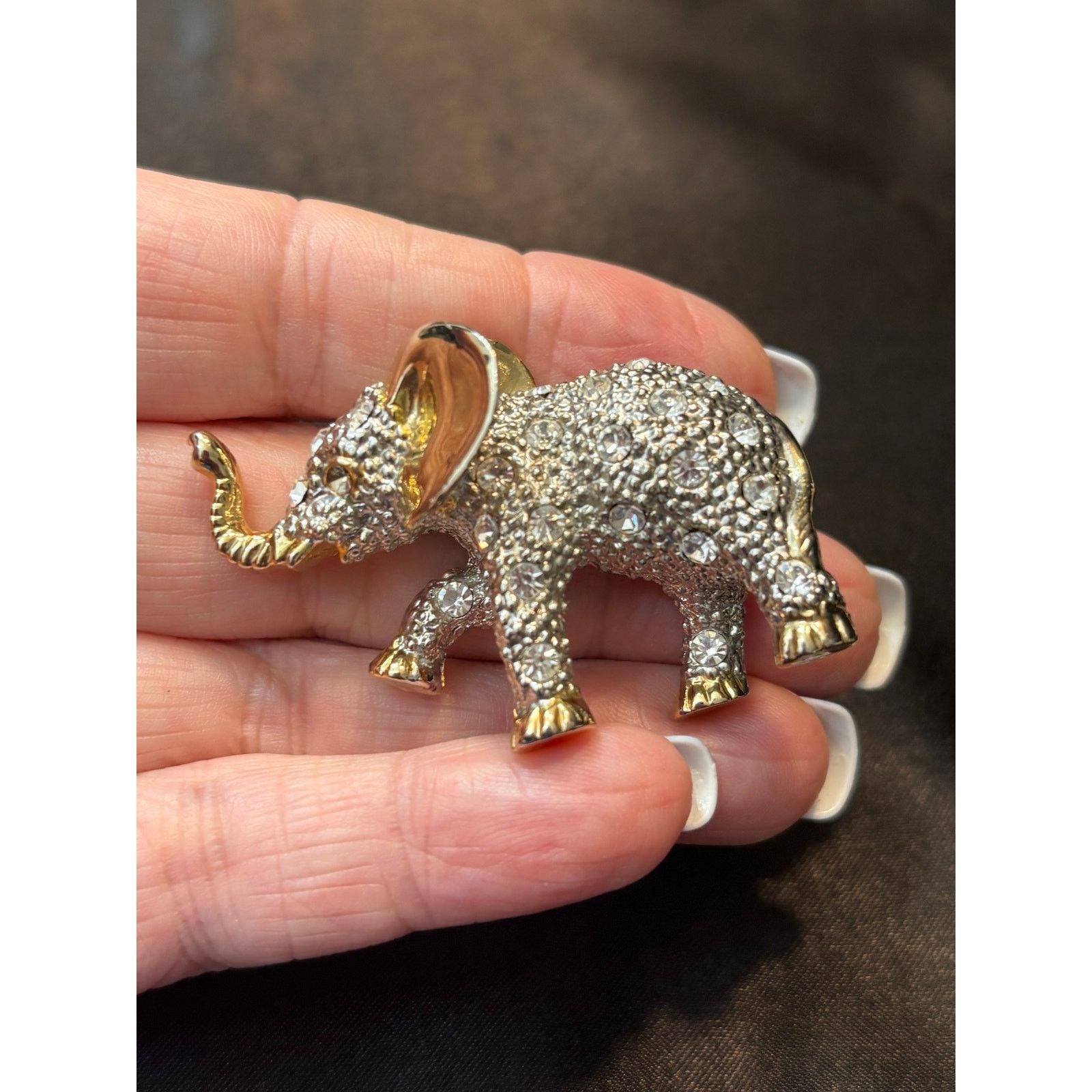 Other Vintage Rhinestone Elephant Brooch Gold Tone Unsigned Size ONE SIZE - 1 Thumbnail