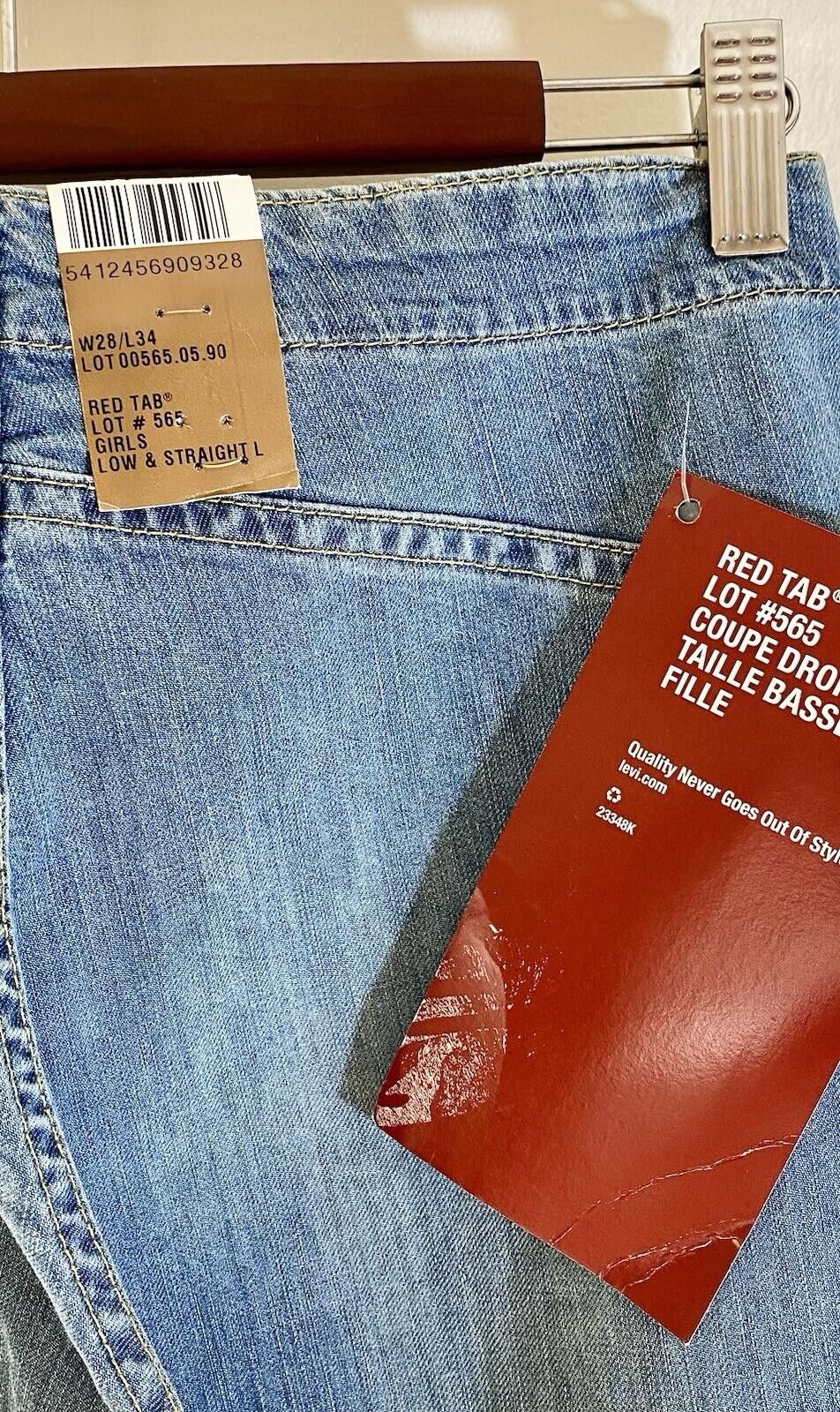 Levi's NWT Levis Red Tab 565 Straight Jeans Low Rise Women 28x34 Size 28" / US 6 / IT 42 - 1 Thumbnail