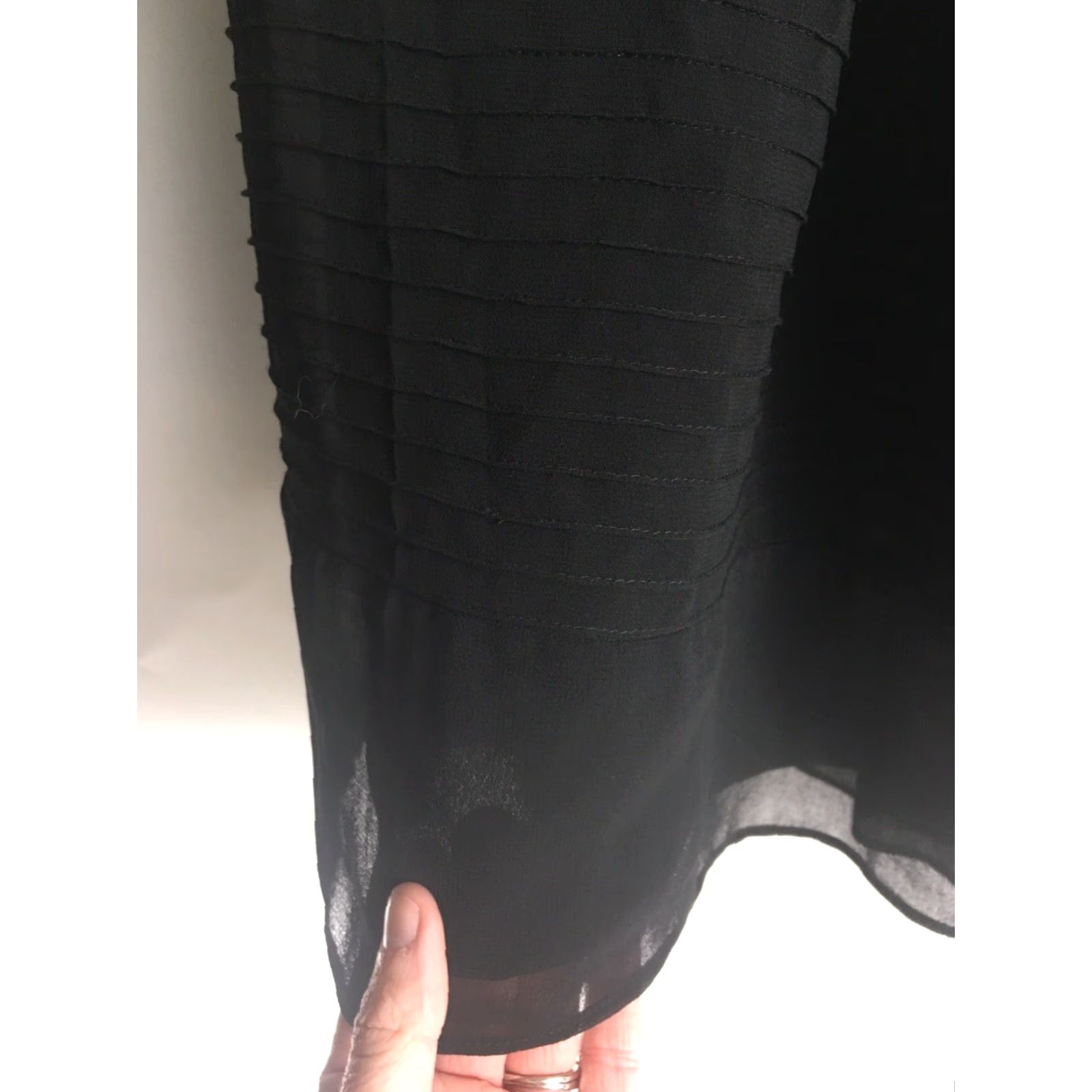 Loft ANN TAYLOR LOFT Skirt Women's 00P Black MODERN Above Knee Ribbed pleated Size 24" / US 00 / IT 34 - 4 Thumbnail