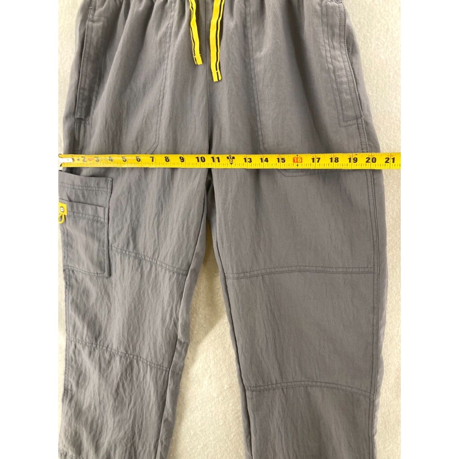 Vintage Spread Good Cheer! Scrub Pants Womens LP Gray Cargo Pocket Medical Drawstring Pants Size 36" / US 14 / IT 50 - 3 Thumbnail