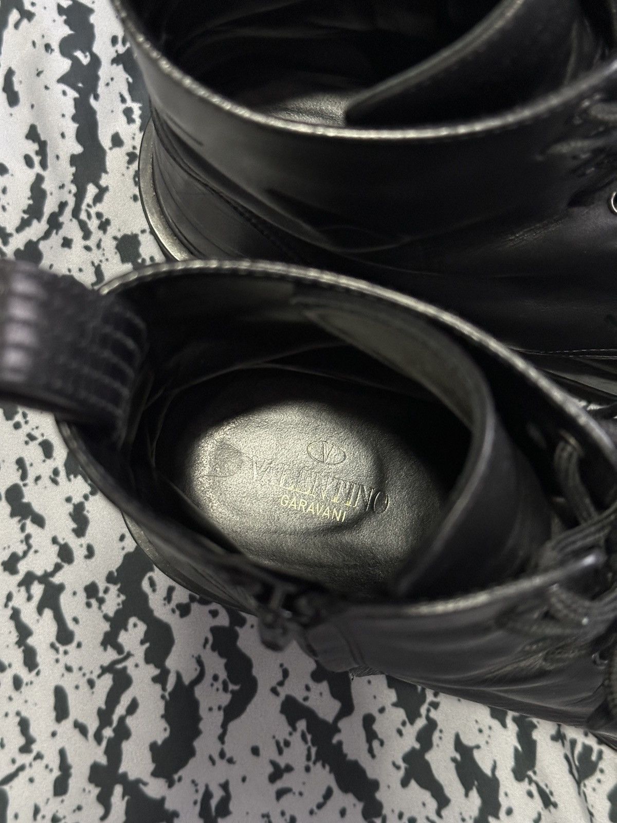 Valentino Valentino Garavani Men Combat Leather Boot Size US 8 / EU 41 - 12 Thumbnail