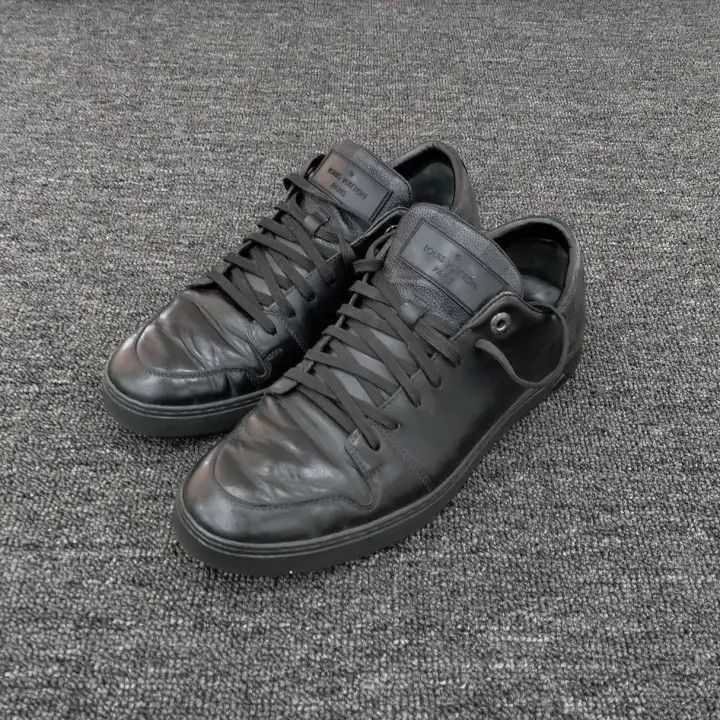 Other Louis Vuitton Leather Canvas Low-Top Sneakers -2508 Size US 7 / EU 40 - 1 Thumbnail