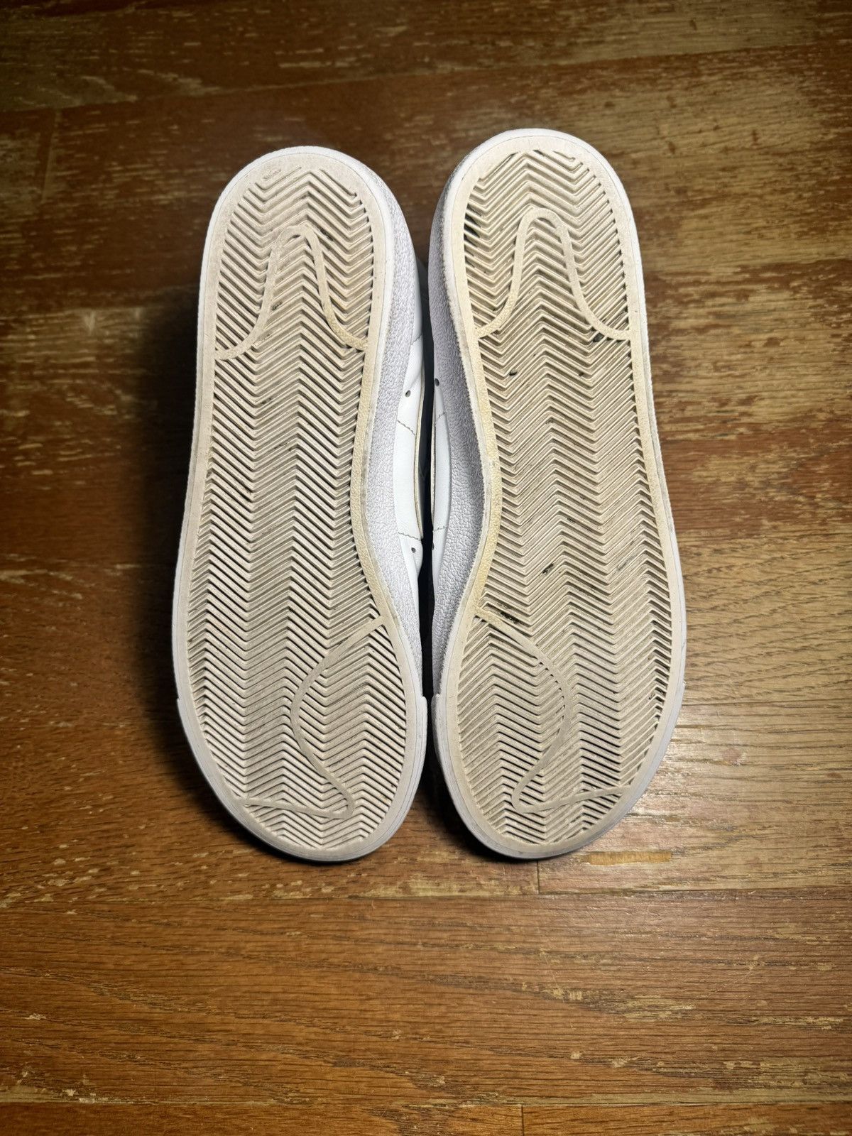 Nike 2022 Womens Nike Blazer 77 Vintage Mid Triple White Size US 8 / IT 38 - 6 Thumbnail