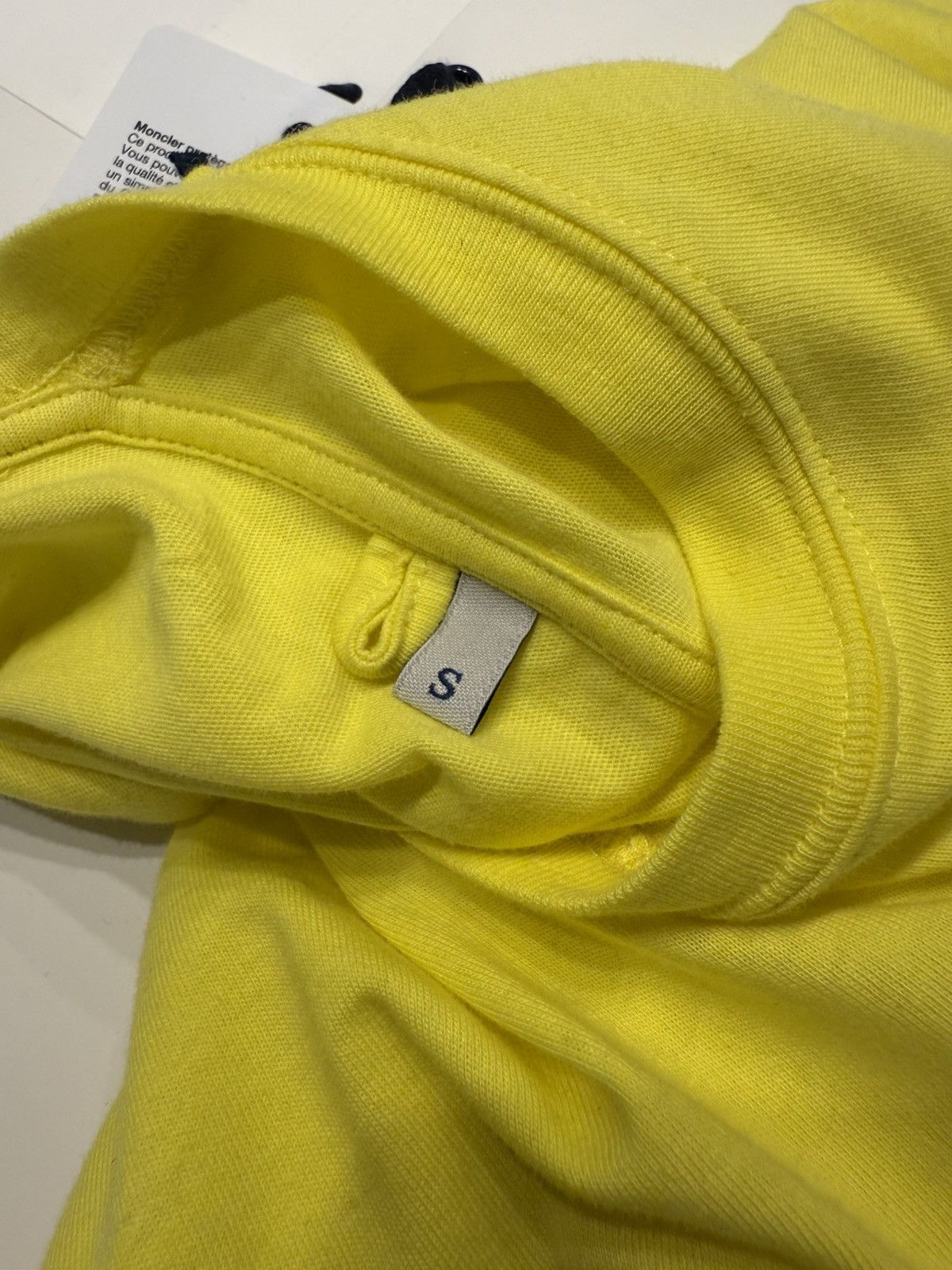 Moncler Moncler Yellow Fragment T Shirt Size US S / EU 44-46 / 1 - 7 Thumbnail