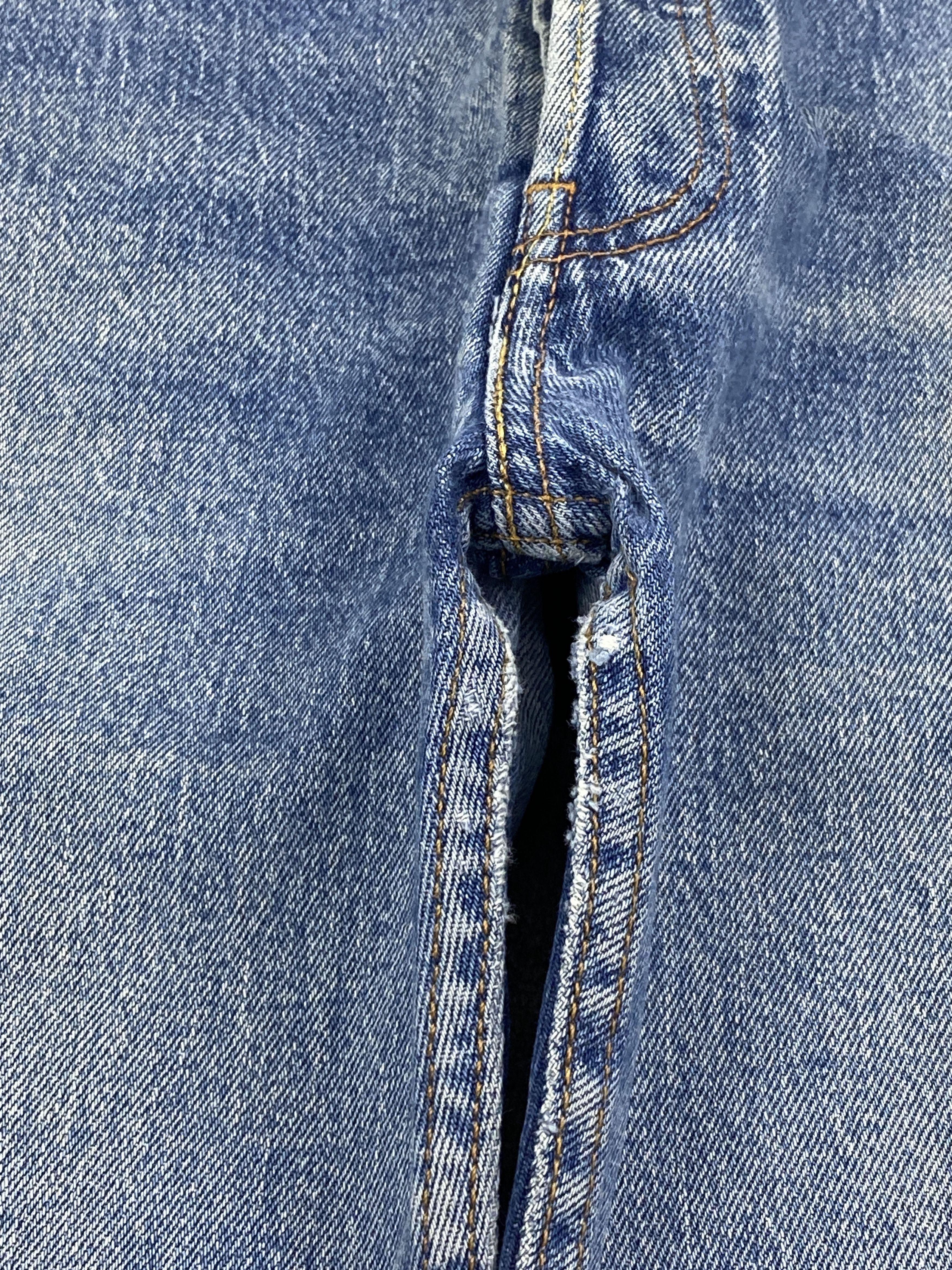 Levi's × Vintage Vintage Levi's 501 Faded Blue Jeans Size US 37 - 12 Thumbnail