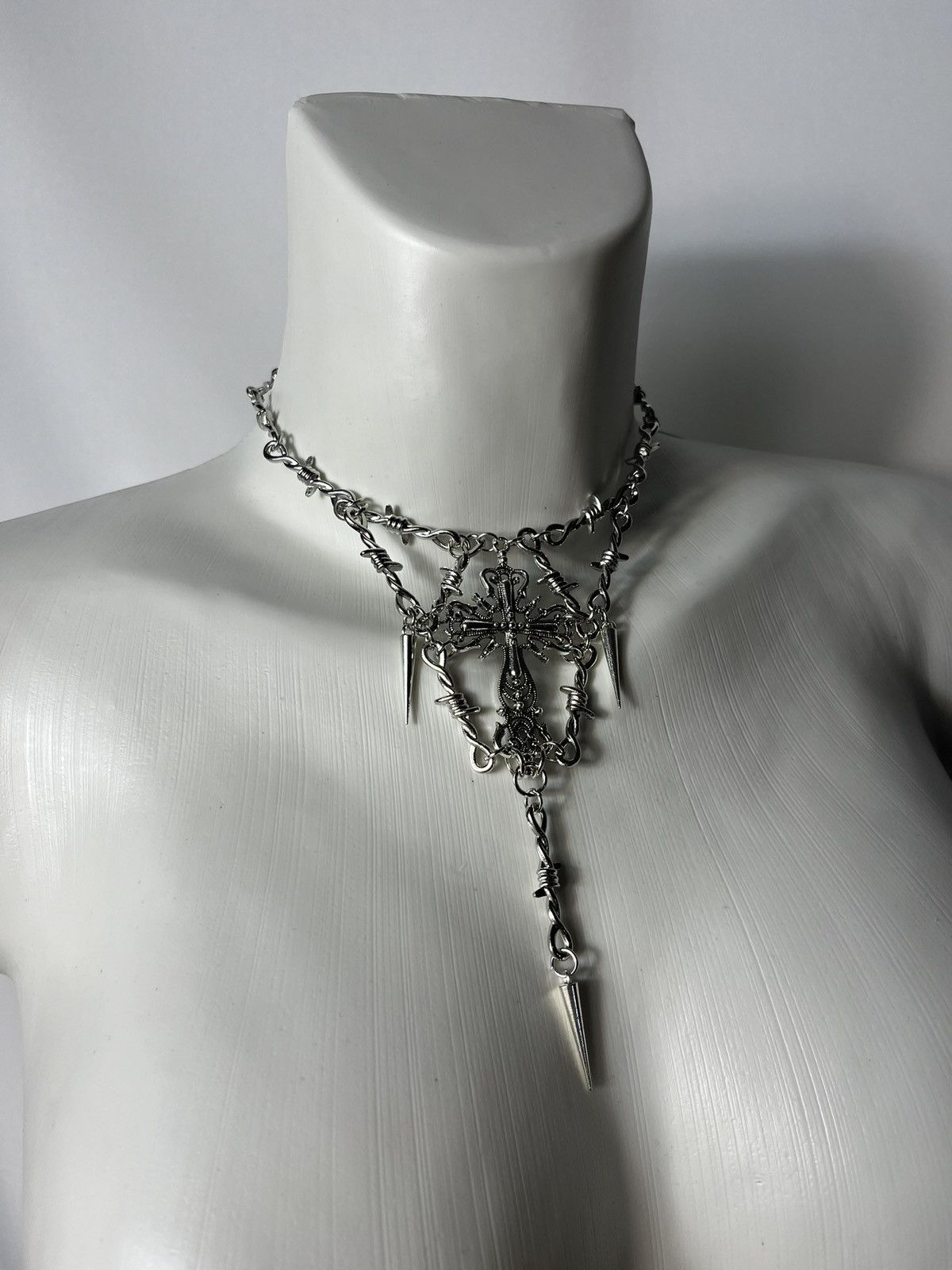 Jewelry Gothic Cross Wire Necklace Size ONE SIZE - 3 Thumbnail