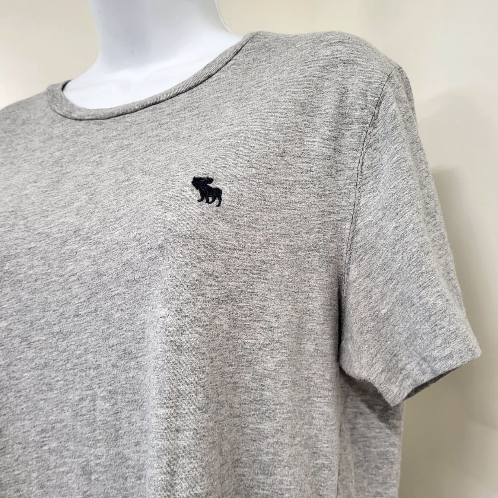 Abercrombie & Fitch Abercrombie & Fitch T-shirt Women's Size Medium Gray Short Sleeve 100% Cotton Lightweight Jersey Embroidered Moose Size M / US 6-8 / IT 42-44 - 5 Thumbnail