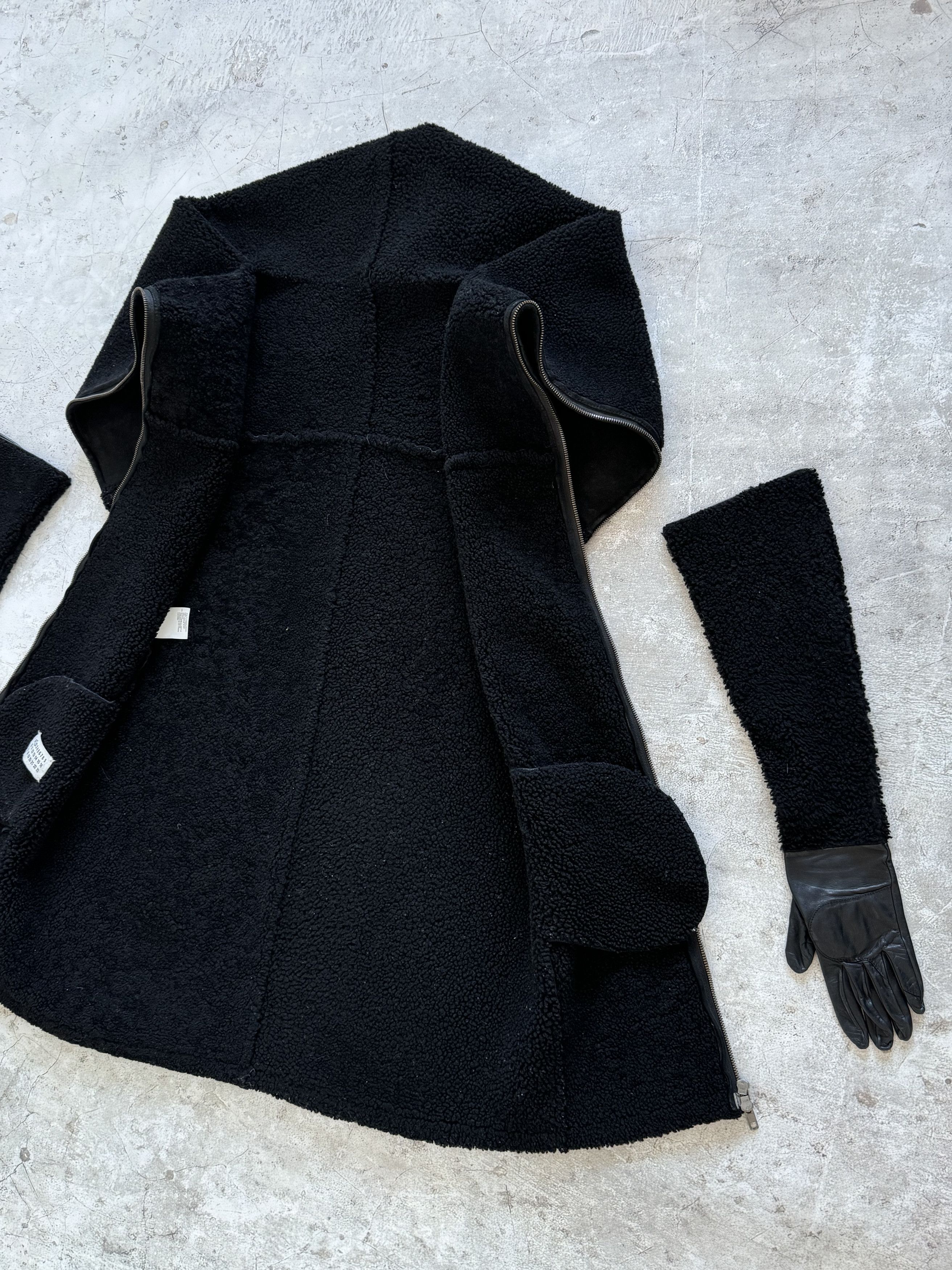 Maison Margiela Maison Martin Margiela sleeveless sheepskin with gloves Size S / US 4 / IT 40 - 4 Thumbnail