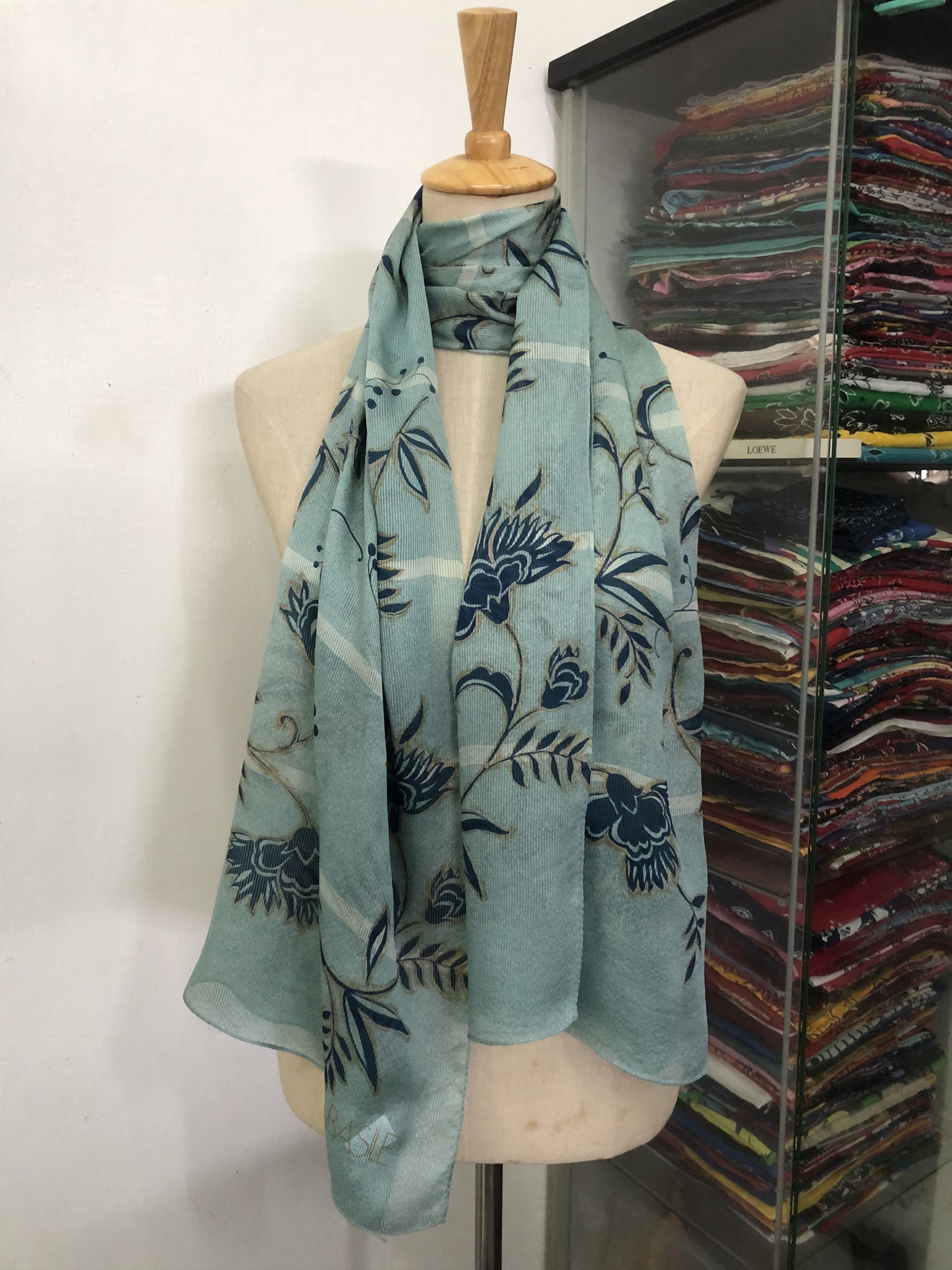 Vintage Vintage Basile Silk Scarf Size ONE SIZE - 1 Thumbnail
