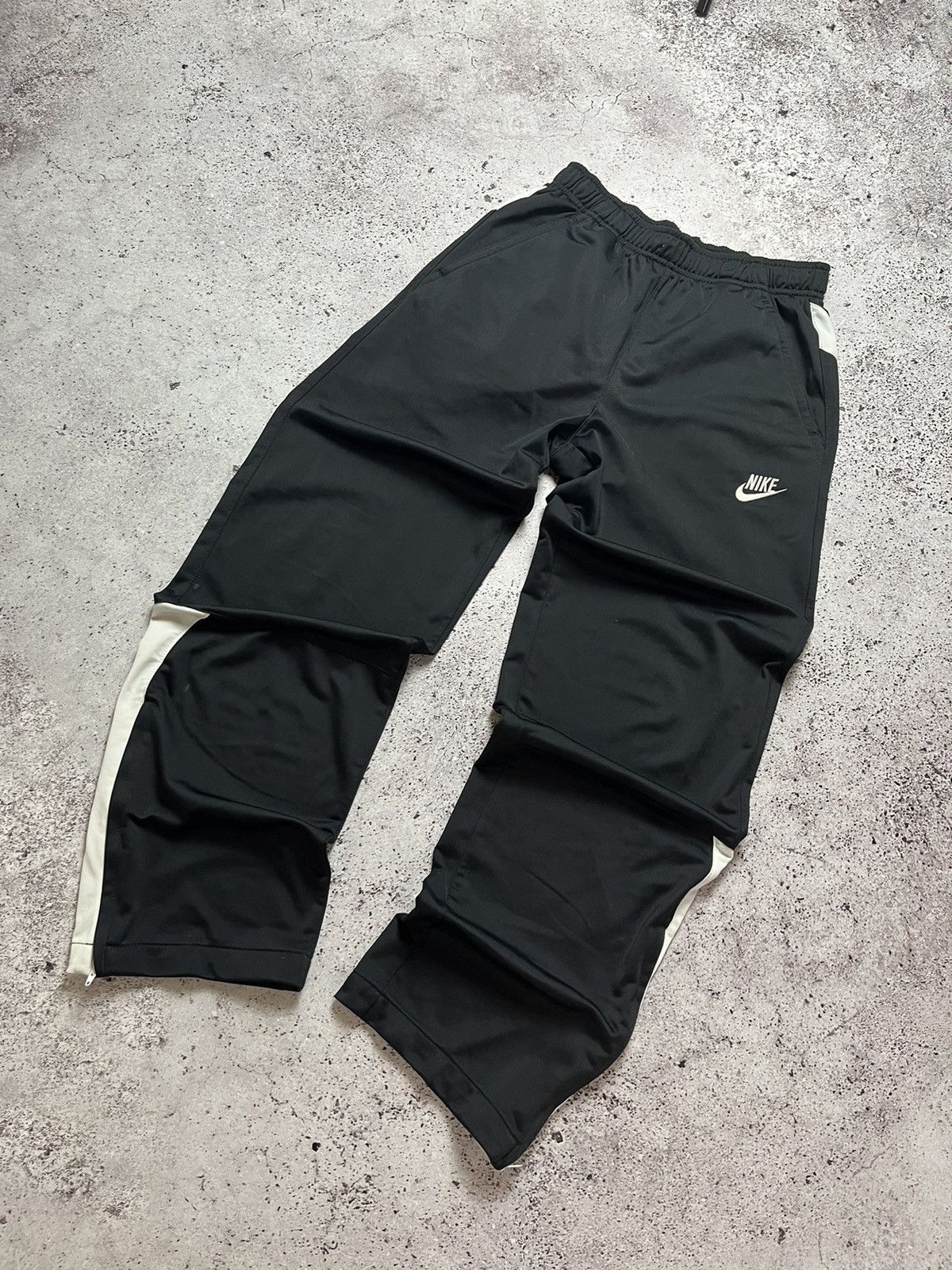 Nike × Vintage 🌽Vintage Nike Trackpants Nylon Y2K Style Drill Size US 30 / EU 46 - 1 Thumbnail