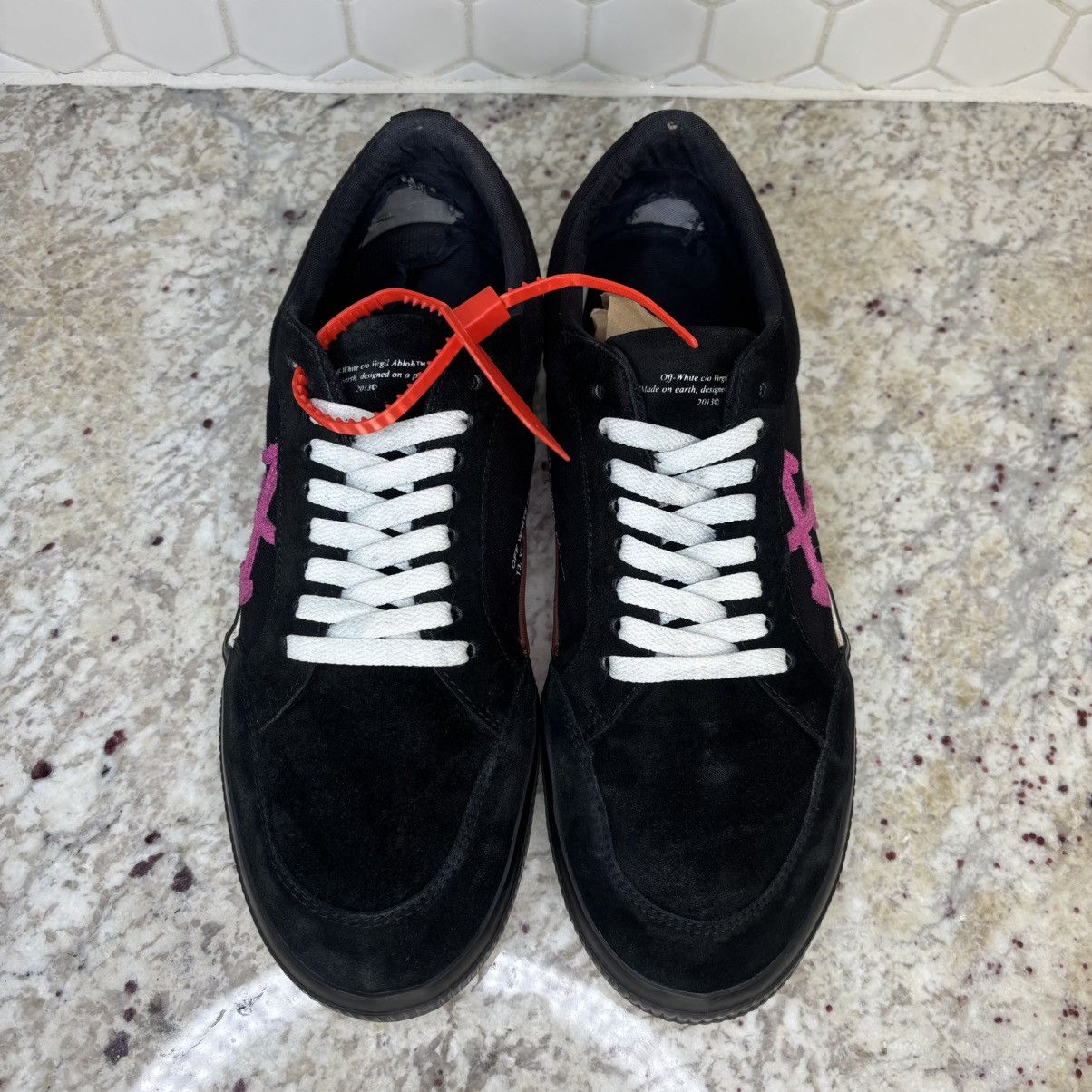Off-White Size 11/45 EU-Off-White Vulc Low Black Fuchsia Clean W Box Size US 11 / EU 44 - 5 Thumbnail