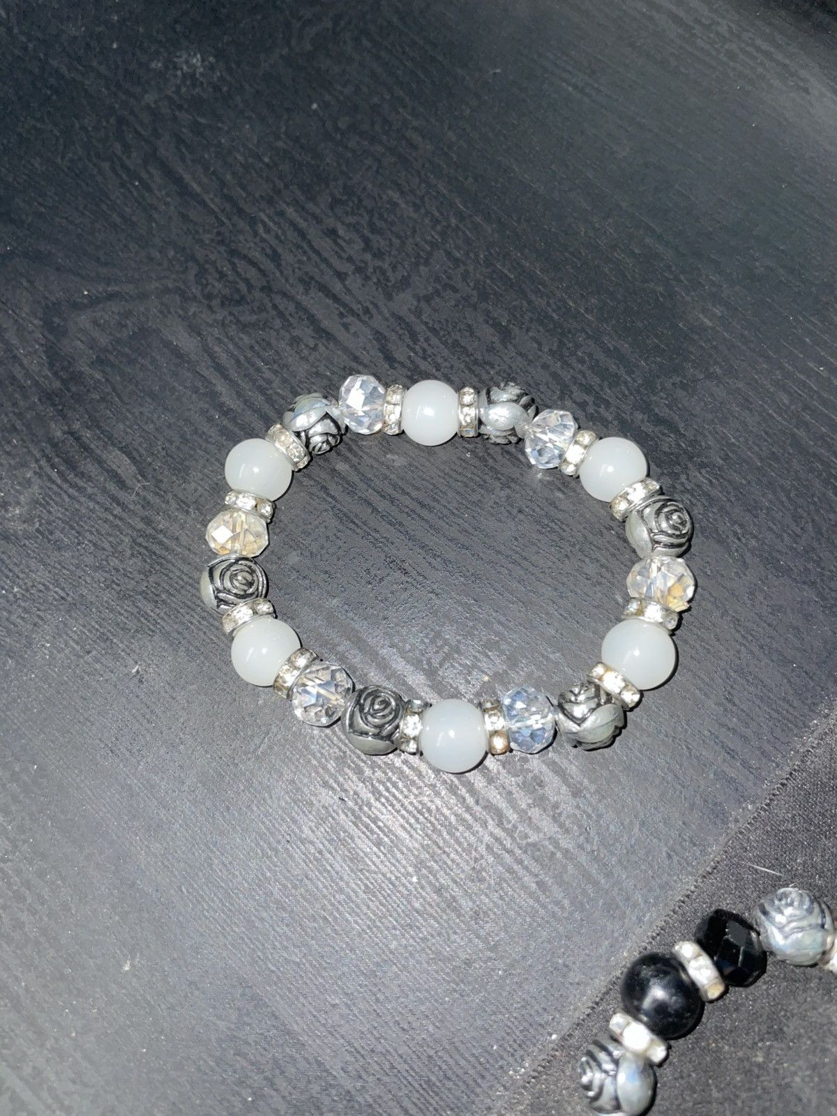 Other Grey and silver beaded bracelet Size ONE SIZE - 7 Thumbnail