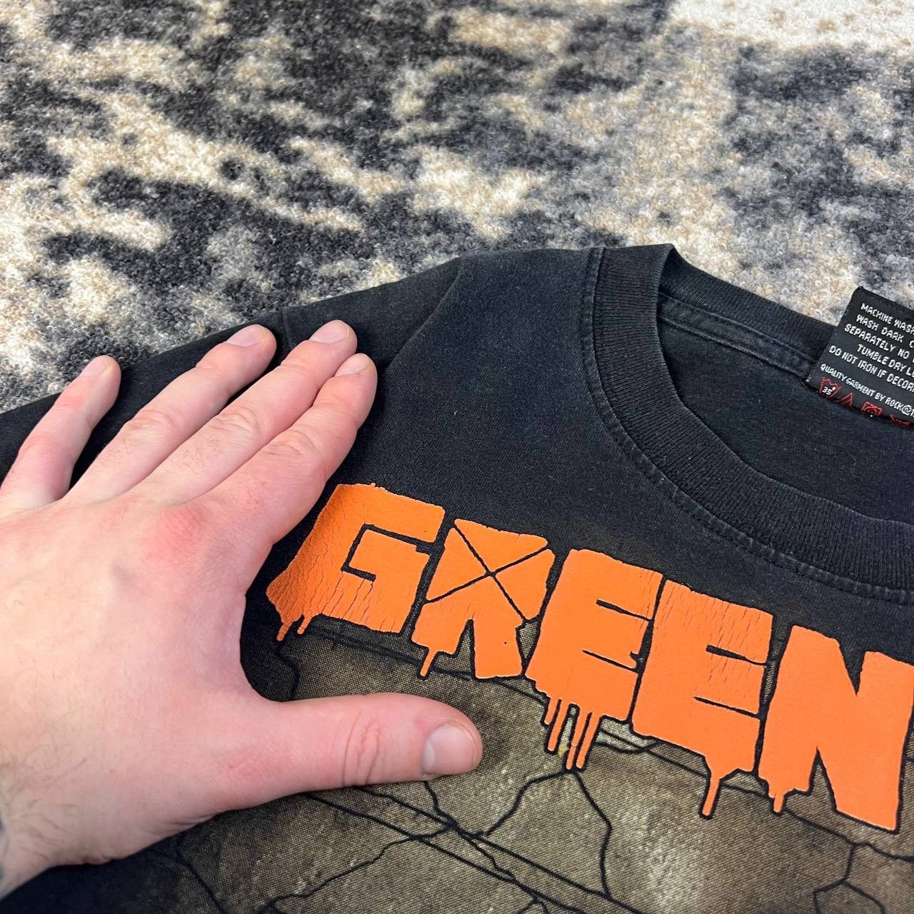Band Tees Green Day Vintage Y2K Two-Sides Logo Rock Band T-Shirt 1TS70 Size US S / EU 44-46 / 1 - 4 Thumbnail