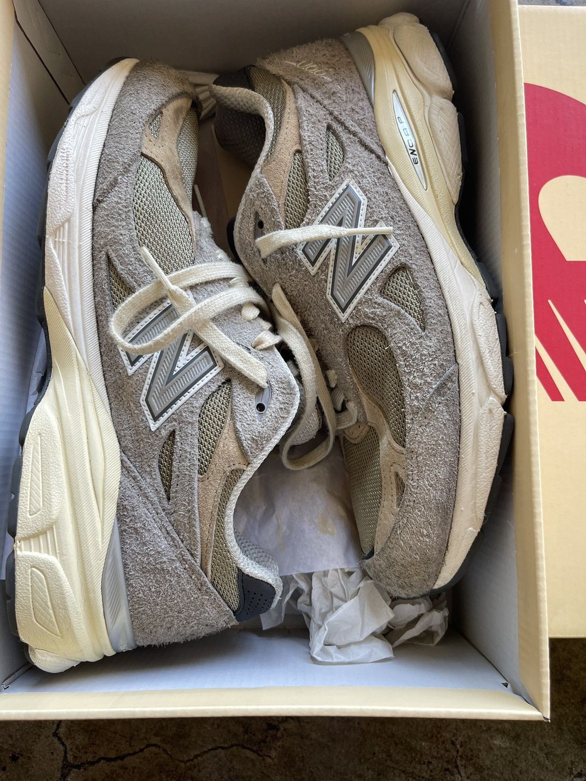 New Balance New Balance 990v3 Grey/Green Size US 9.5 / EU 42-43 - 1 Thumbnail