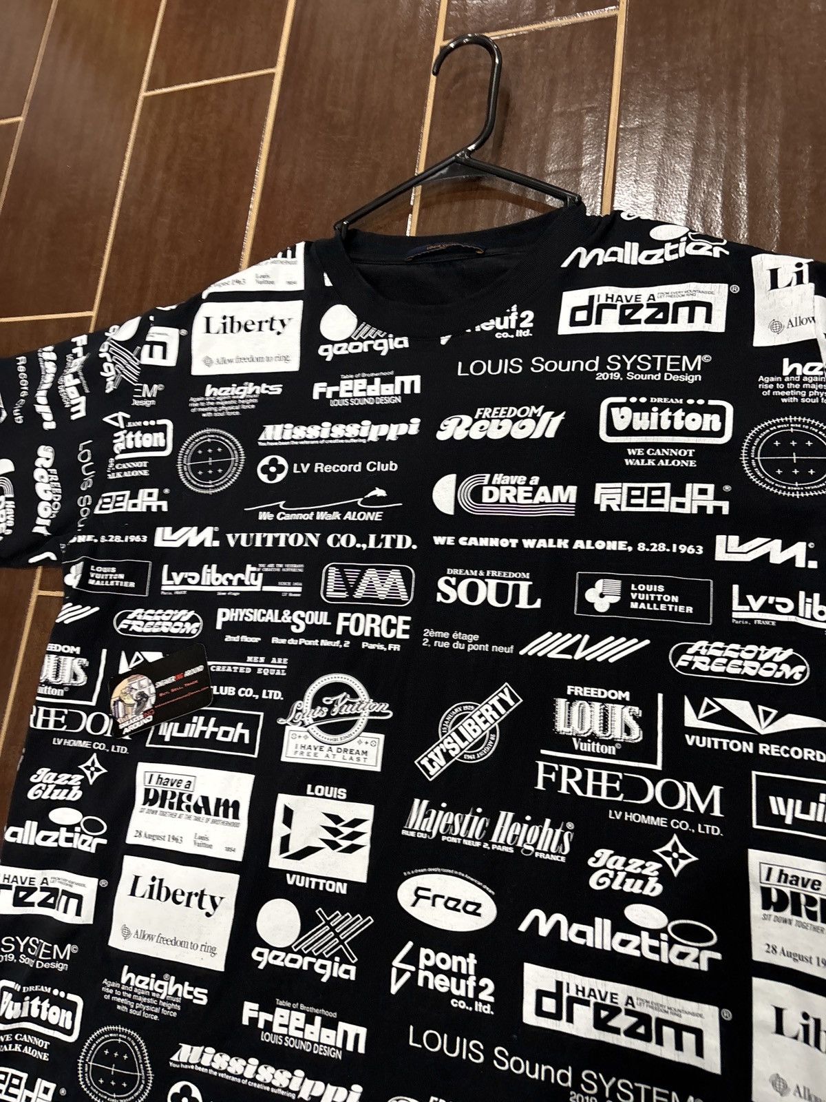 Louis Vuitton USED Louis Vuitton Virgil Abloh All Over Logo Tee Size XXL Size US XL / EU 56 / 4 - 2 Thumbnail