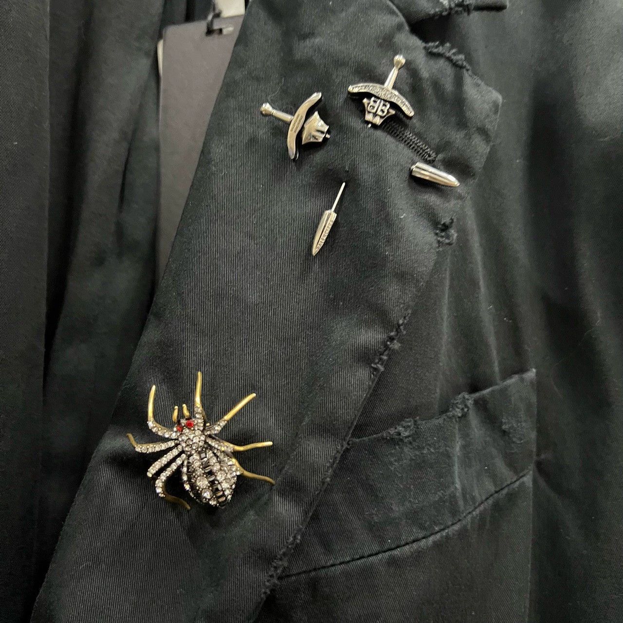 Balenciaga vintage rhinestone brooch casual blazer jacket Size US S / EU 44-46 / 1 - 3 Thumbnail