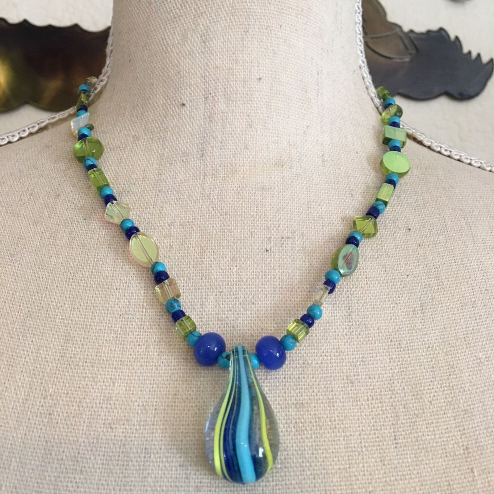 Handmade Handmade blue and lime glass necklace Size ONE SIZE - 1 Thumbnail