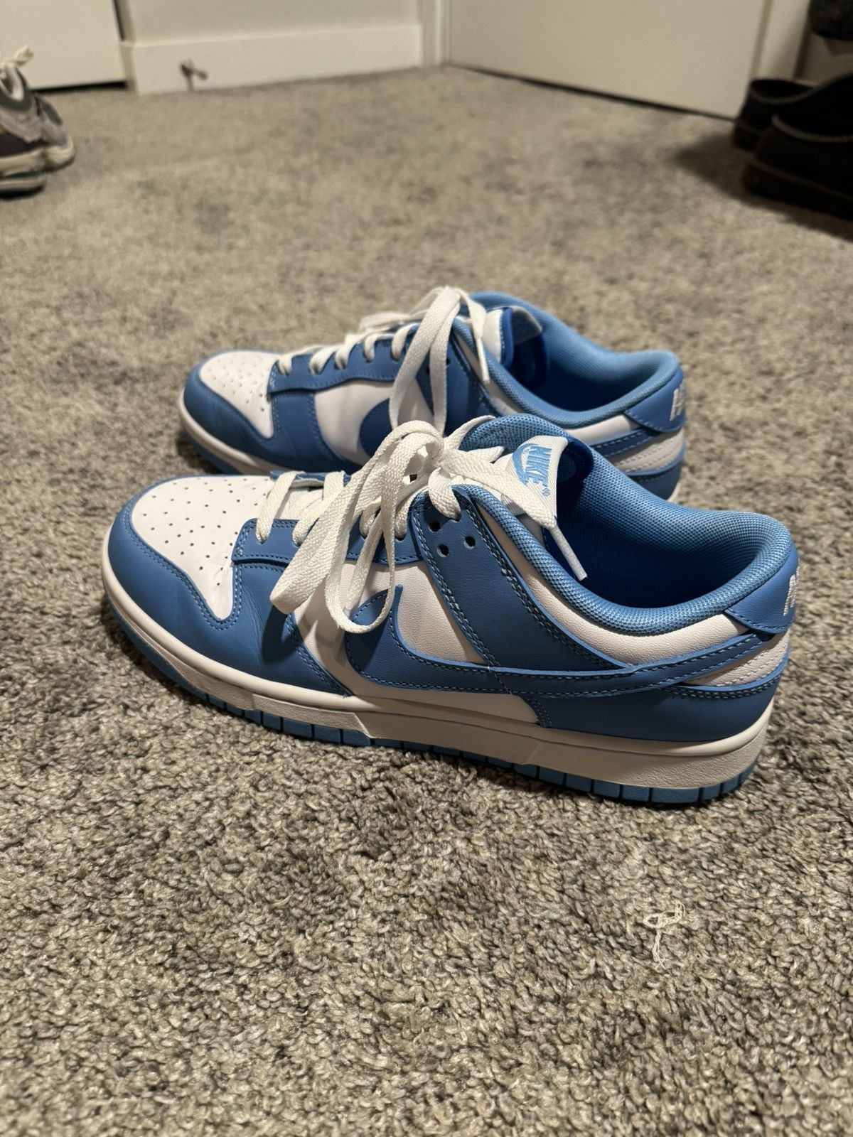 Nike Nike Dunk Low SB UNC Size US 9.5 / EU 42-43 - 2 Thumbnail