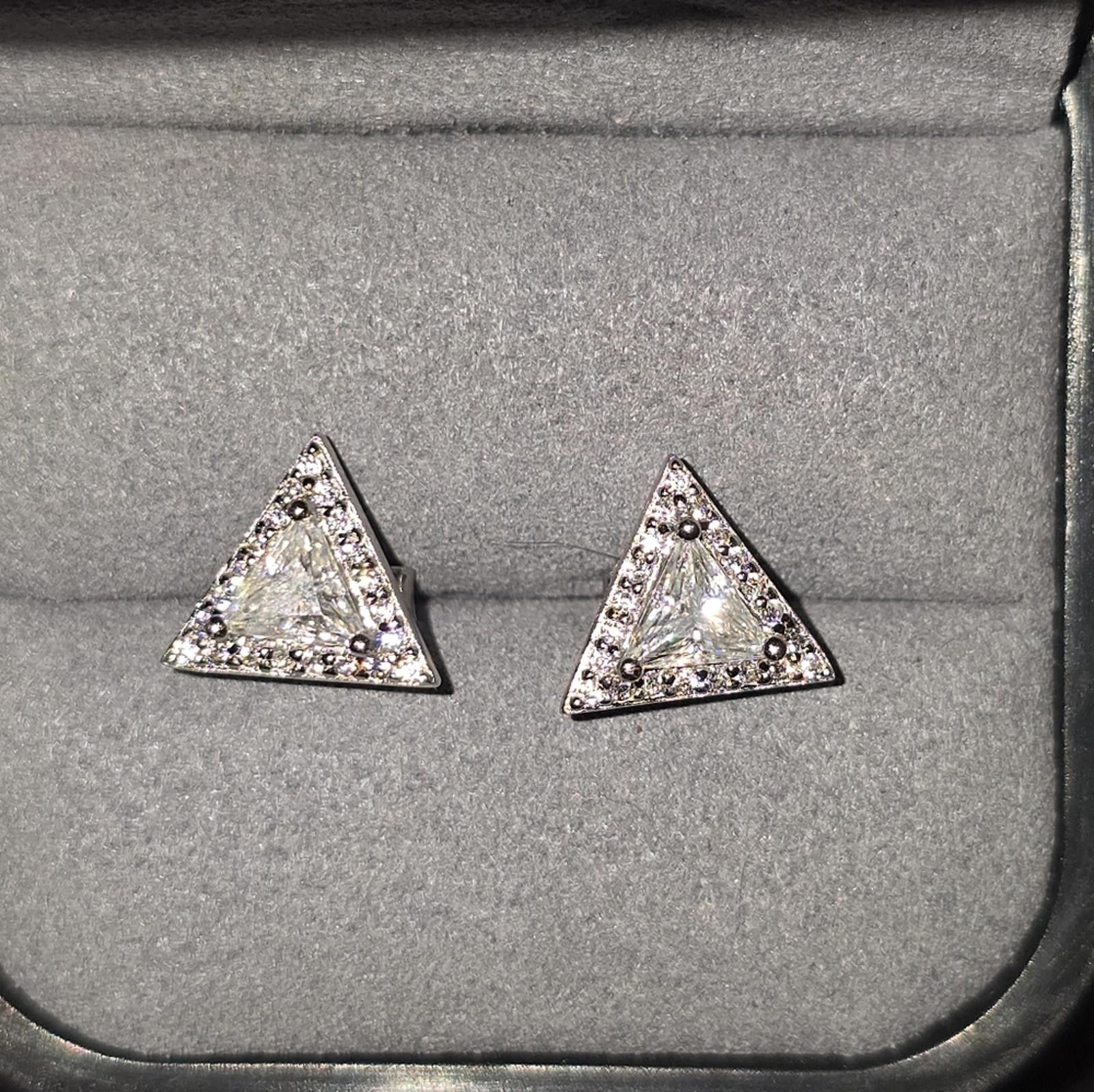 Designer Moissanite Diamond Stud Earrings. D VVS1. Genuine Moissanite Size ONE SIZE - 2 Thumbnail