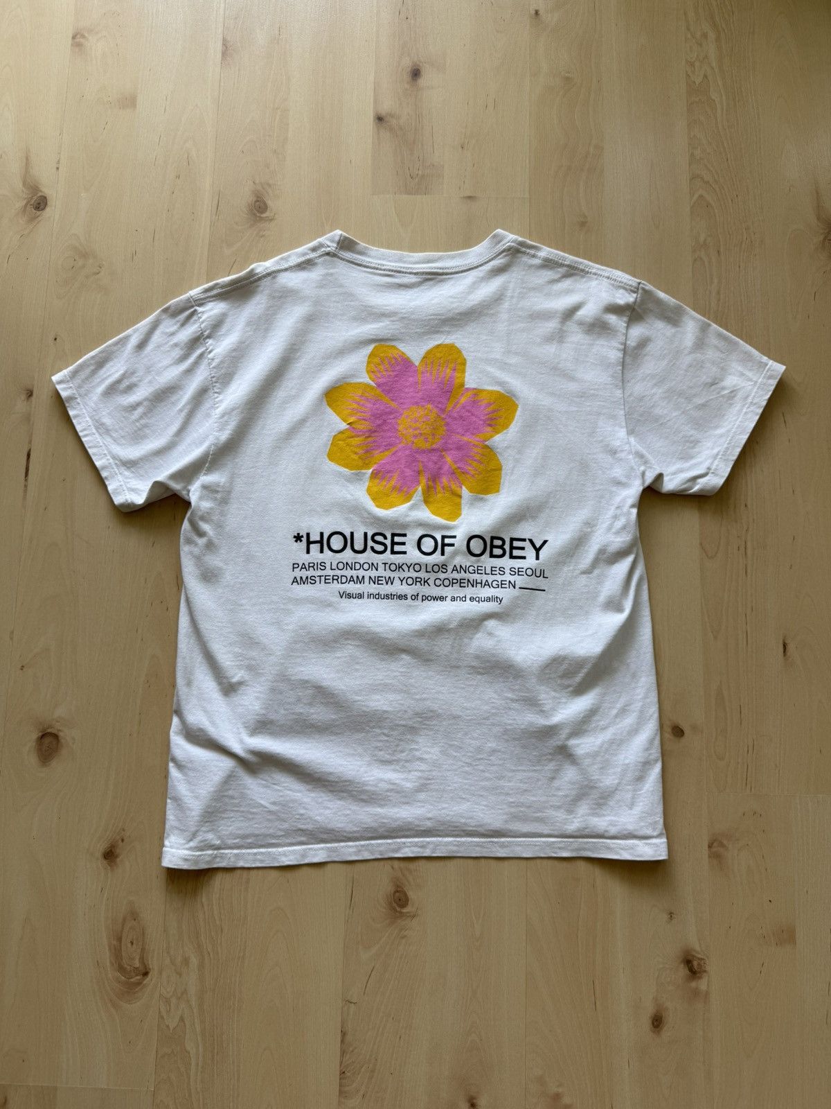 Obey Obey House of Obey boxy flower tshirt Size US L / EU 52-54 / 3 - 1 Thumbnail