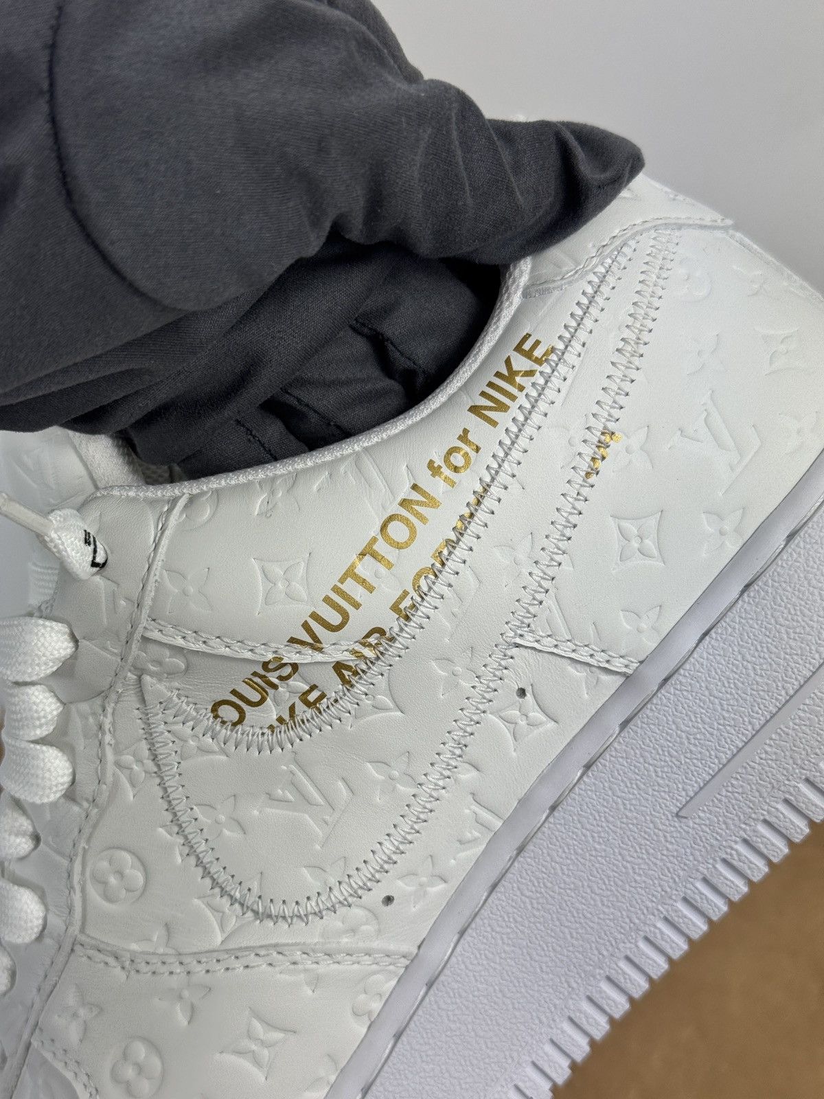Louis Vuitton VIRGIL ABLOH LOUIS VUITTON X AIR FORCE 1 SNEAKERS Size US 8.5 / EU 41-42 - 14 Thumbnail
