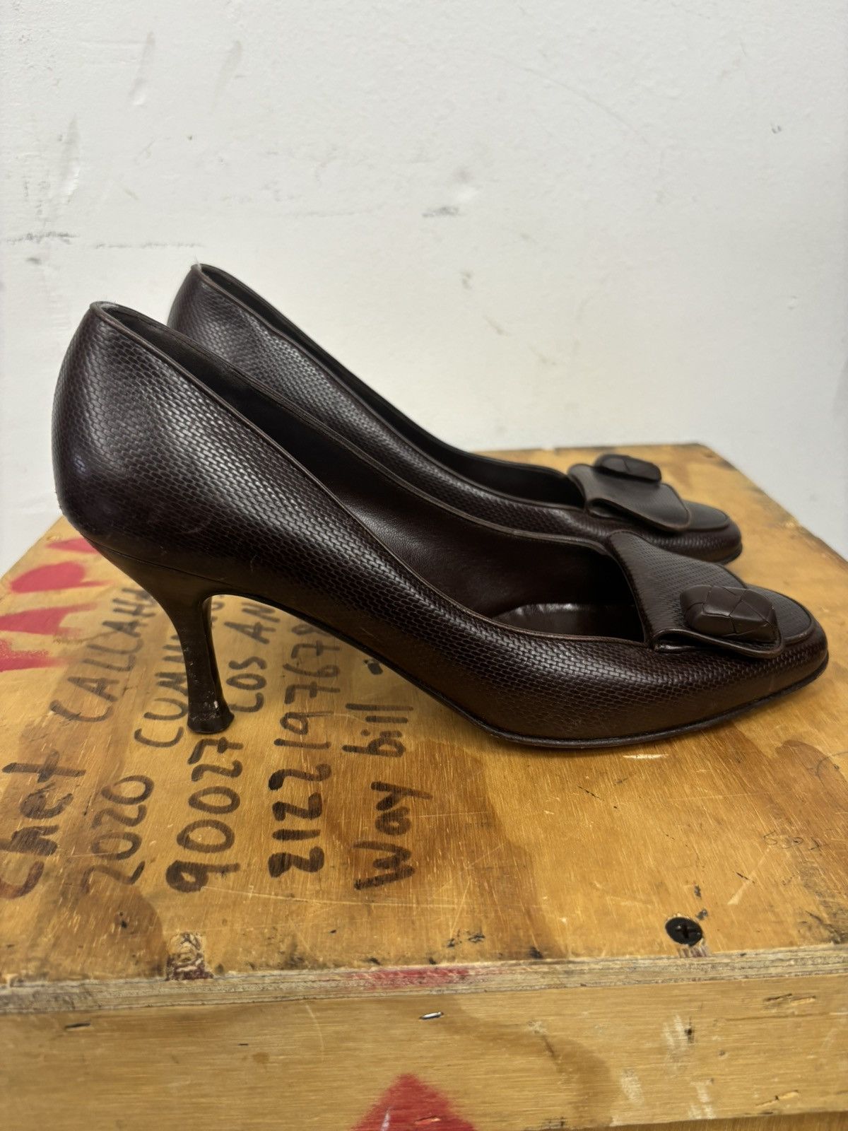 Salvatore Ferragamo Salvatore Ferragamo dark brown pebble leather kitten heel Size US 7.5 / IT 37.5 - 2 Thumbnail