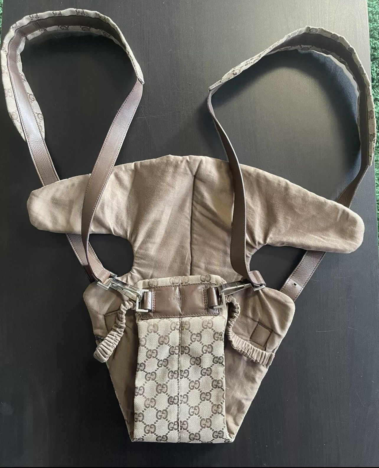 Gucci 100% Authentic GUCCI GG Monogram Baby Carrier Brown Leather Size ONE SIZE - 2 Thumbnail