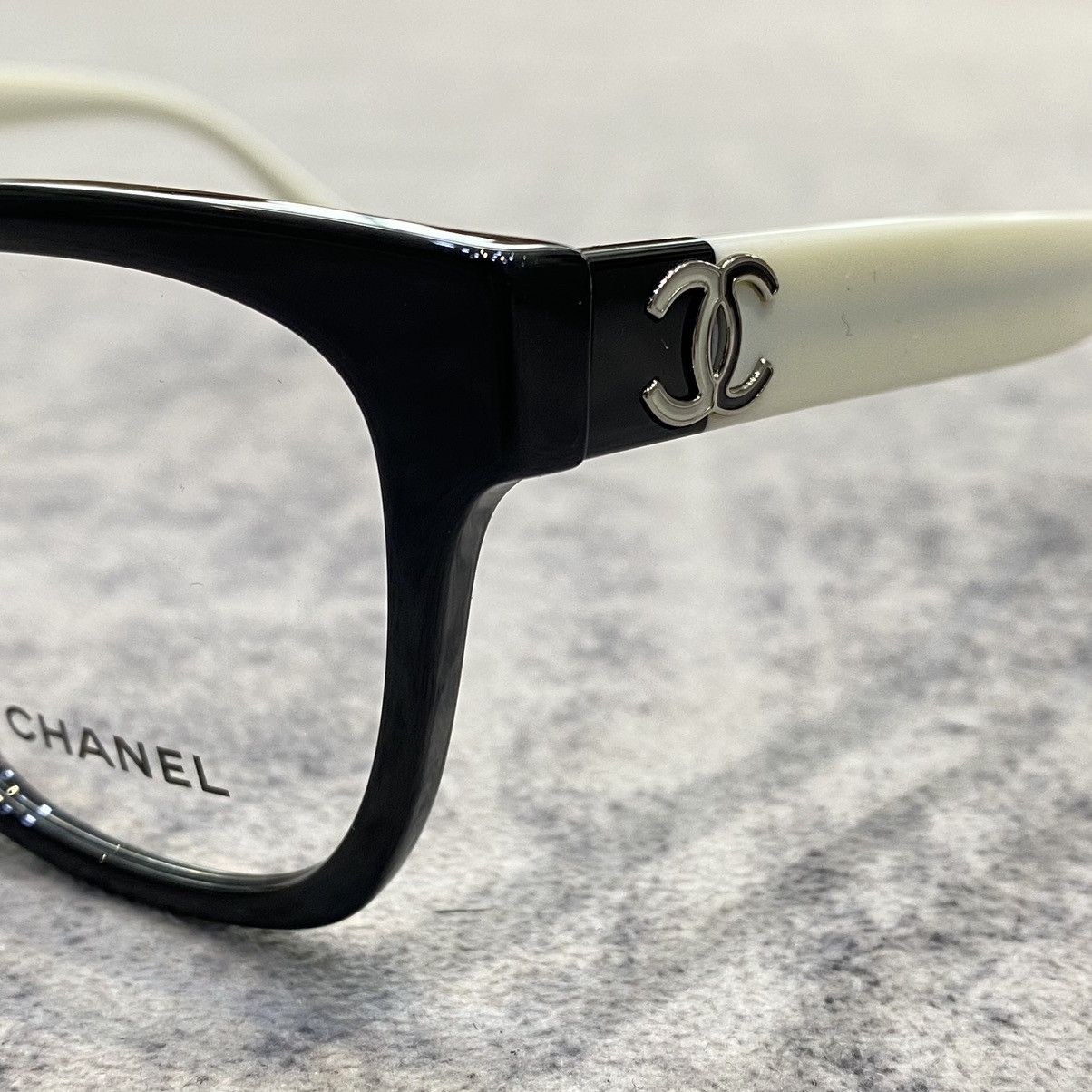 Chanel CHANEL 0CH3472 1656 BLACK WHITE Size ONE SIZE - 2 Thumbnail