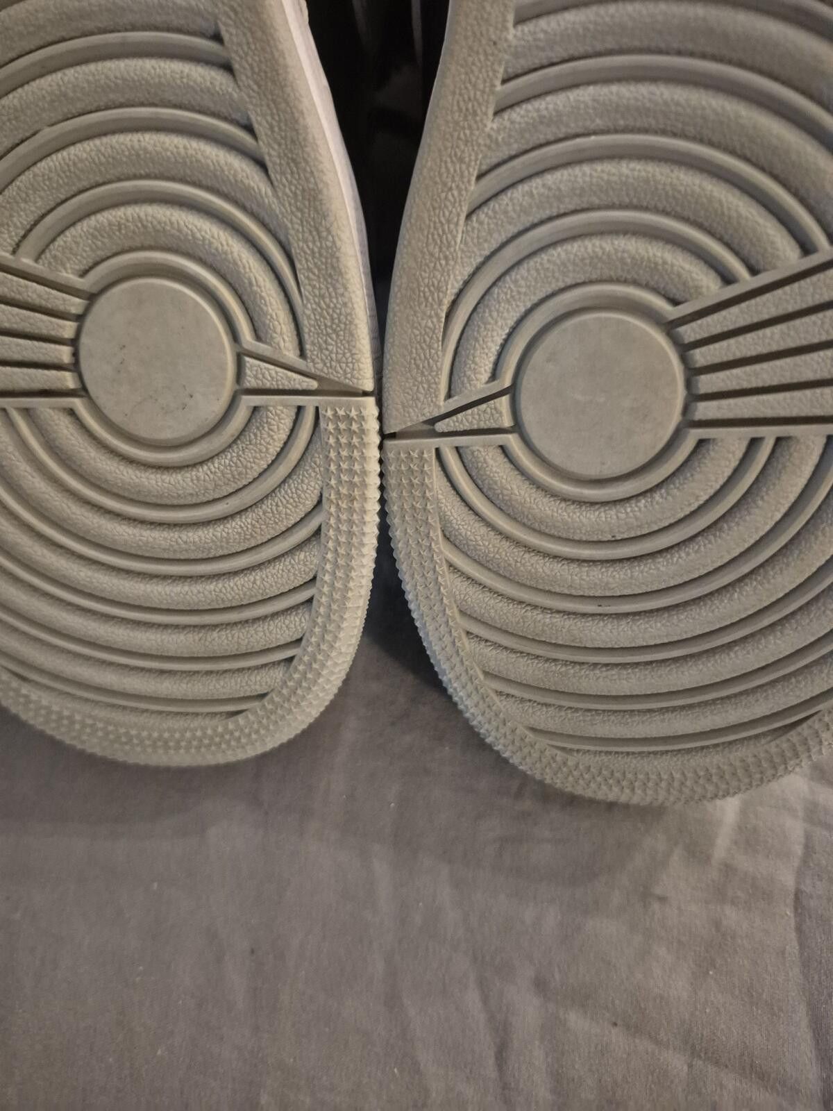 Jordan Brand Jordan 1 Mid Shadow (Women's) Size 8.5 VNDS Size US 8.5 / IT 38.5 - 5 Thumbnail