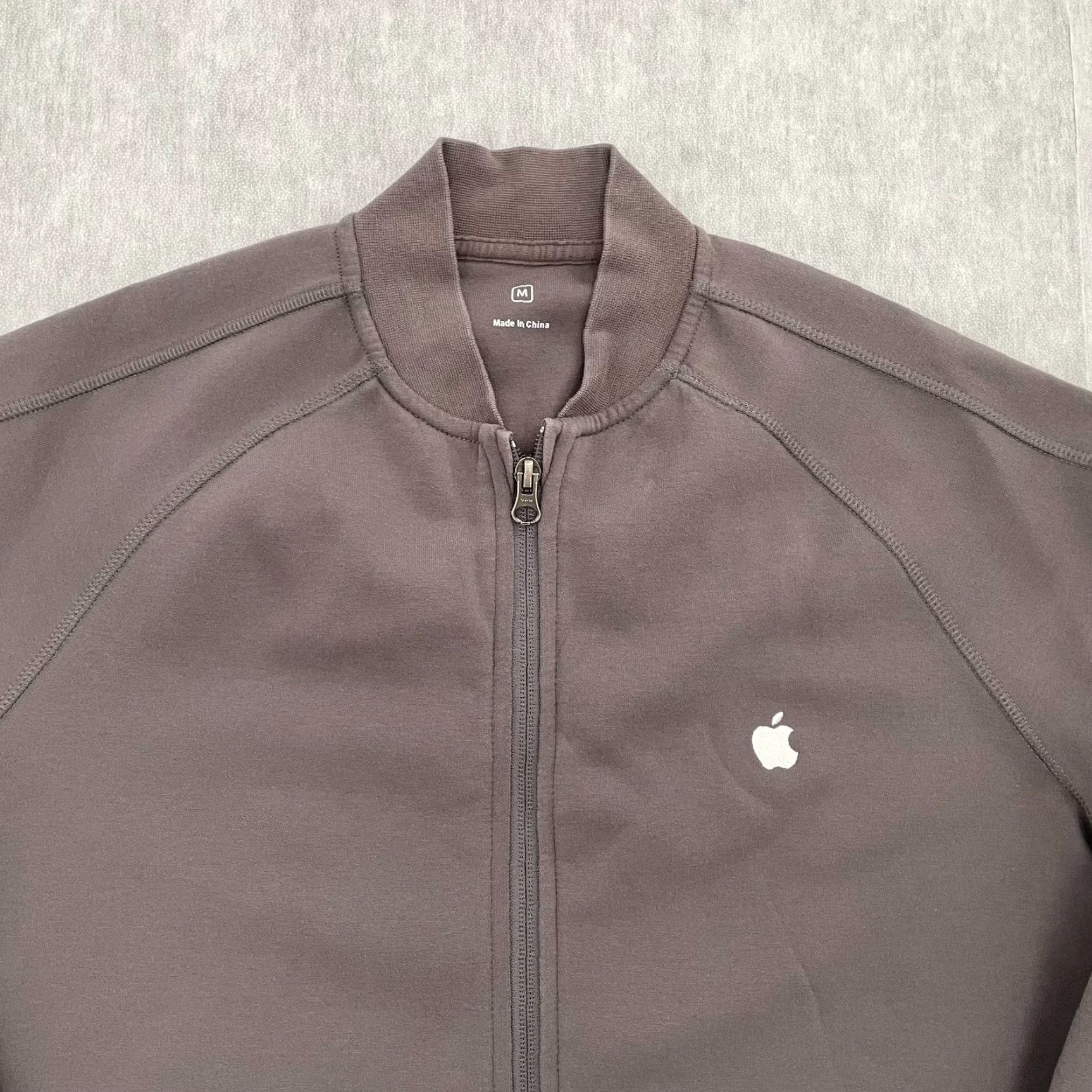 Apple Apple Jacket Employee Medium Gray Full Zip Adult Mens M Store Workwear Uniform Bag? Size US M / EU 48-50 / 2 - 3 Thumbnail