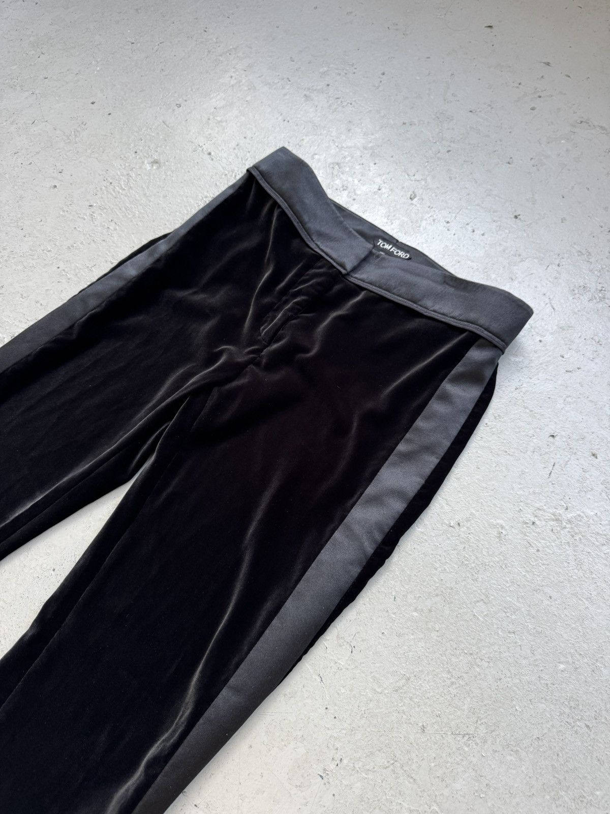 Tom Ford Tom Ford Velvet Trousers Size US 28 / EU 44 - 2 Thumbnail