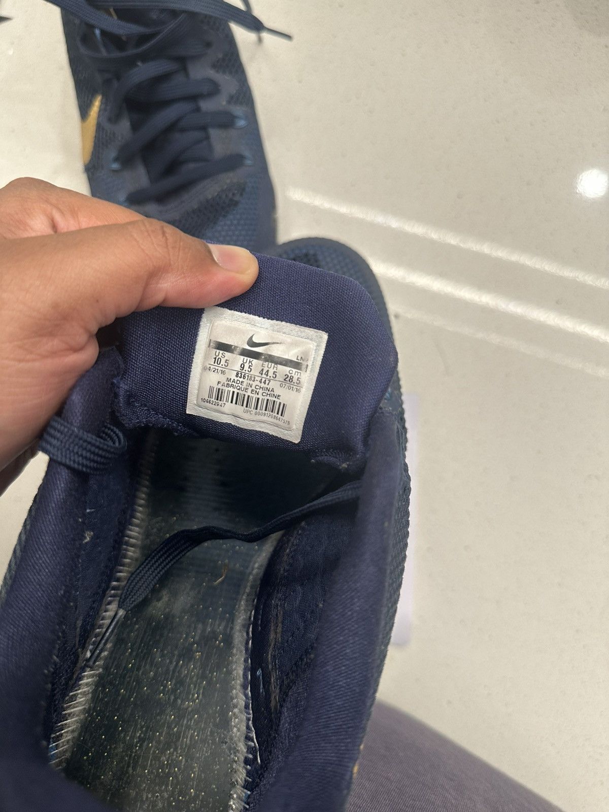 Nike Nike Kobe 11 EM Low Phillipines Size US 10.5 / EU 43-44 - 6 Thumbnail