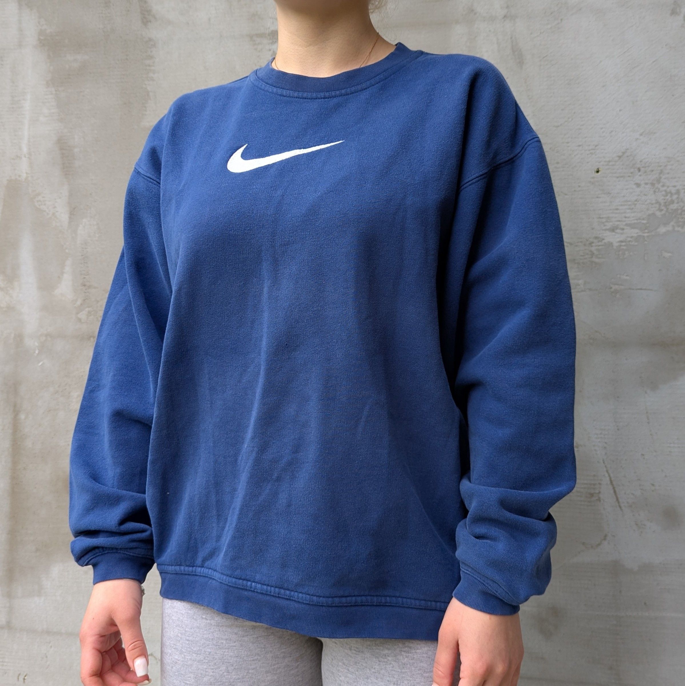 Nike × Vintage Women's Dark Blue Oversized Sweatshirt with Big Logo Swoosh Size M / US 6-8 / IT 42-44 - 2 Thumbnail